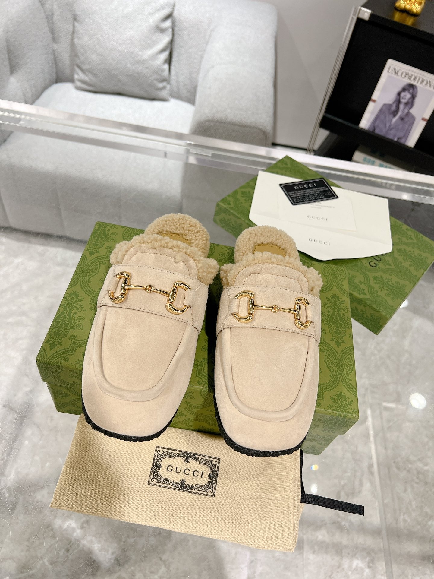 HORSEBIT MULE IN BEIGE SUEDE AND FLEECE LINING