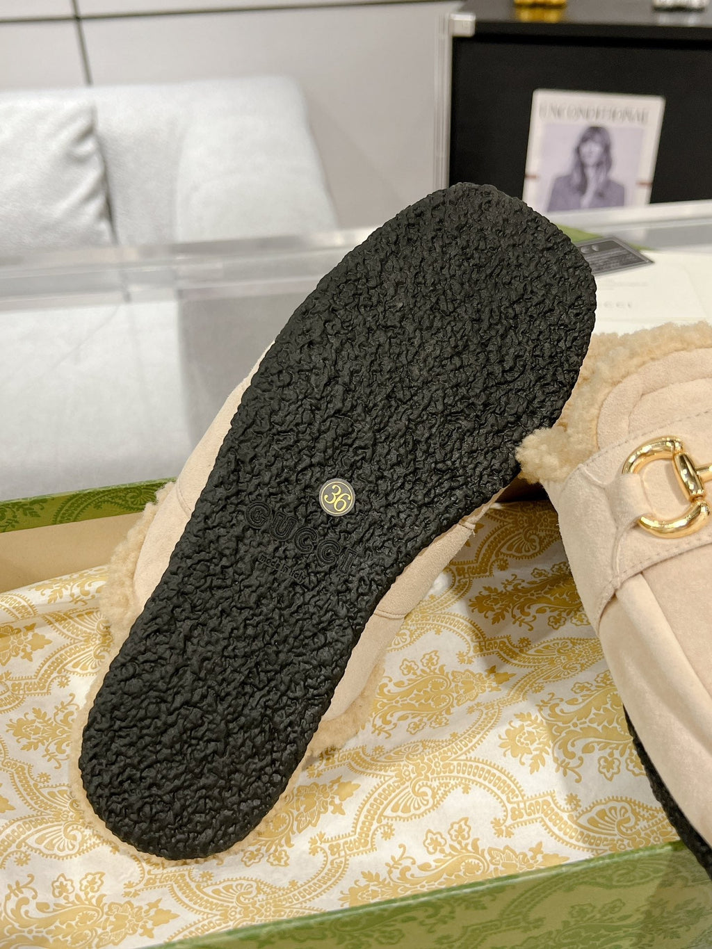 HORSEBIT MULE IN BEIGE SUEDE AND FLEECE LINING