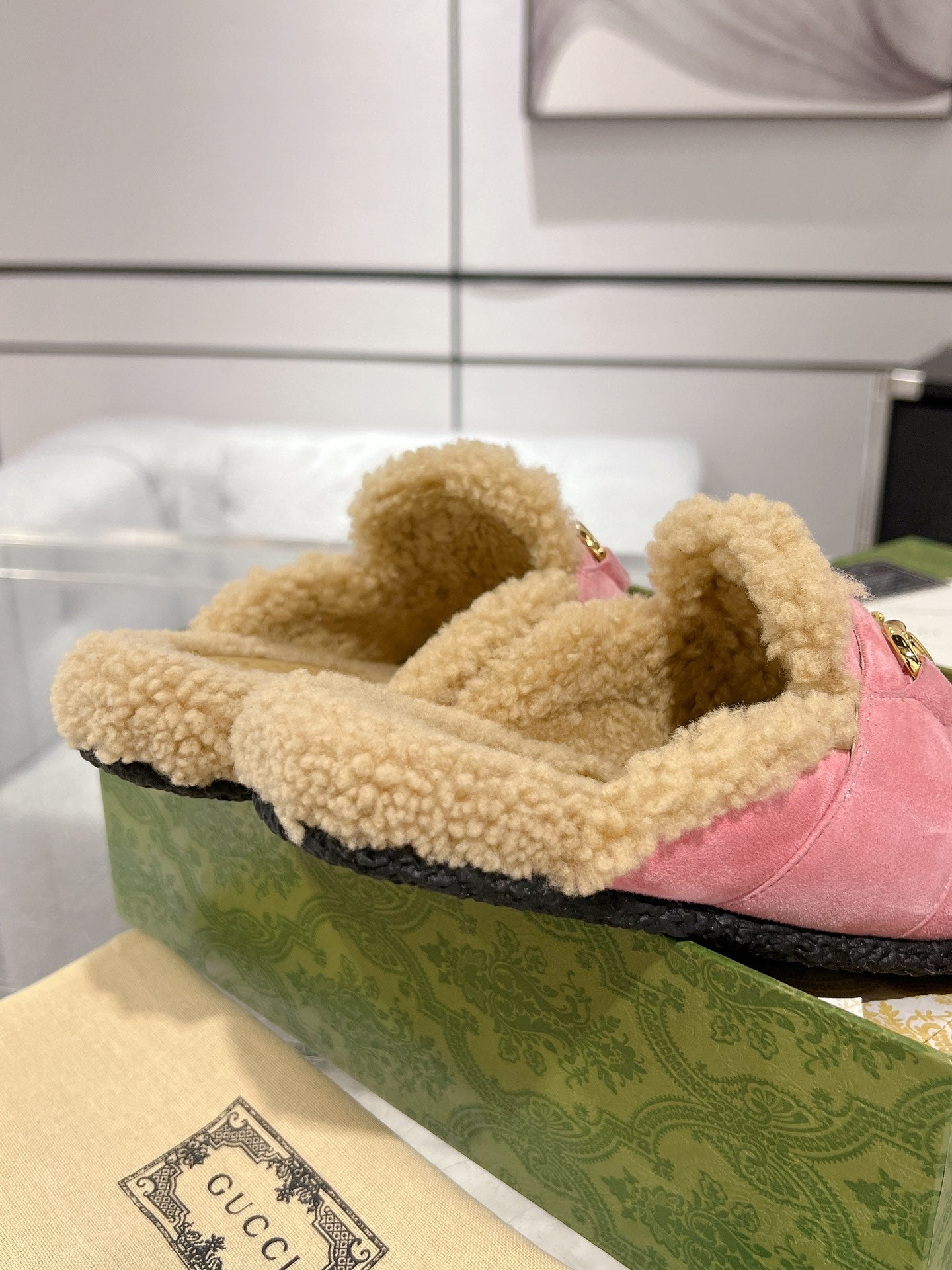 HORSEBIT MULE IN SALMON PINK SUEDE AND FLEECE LINING