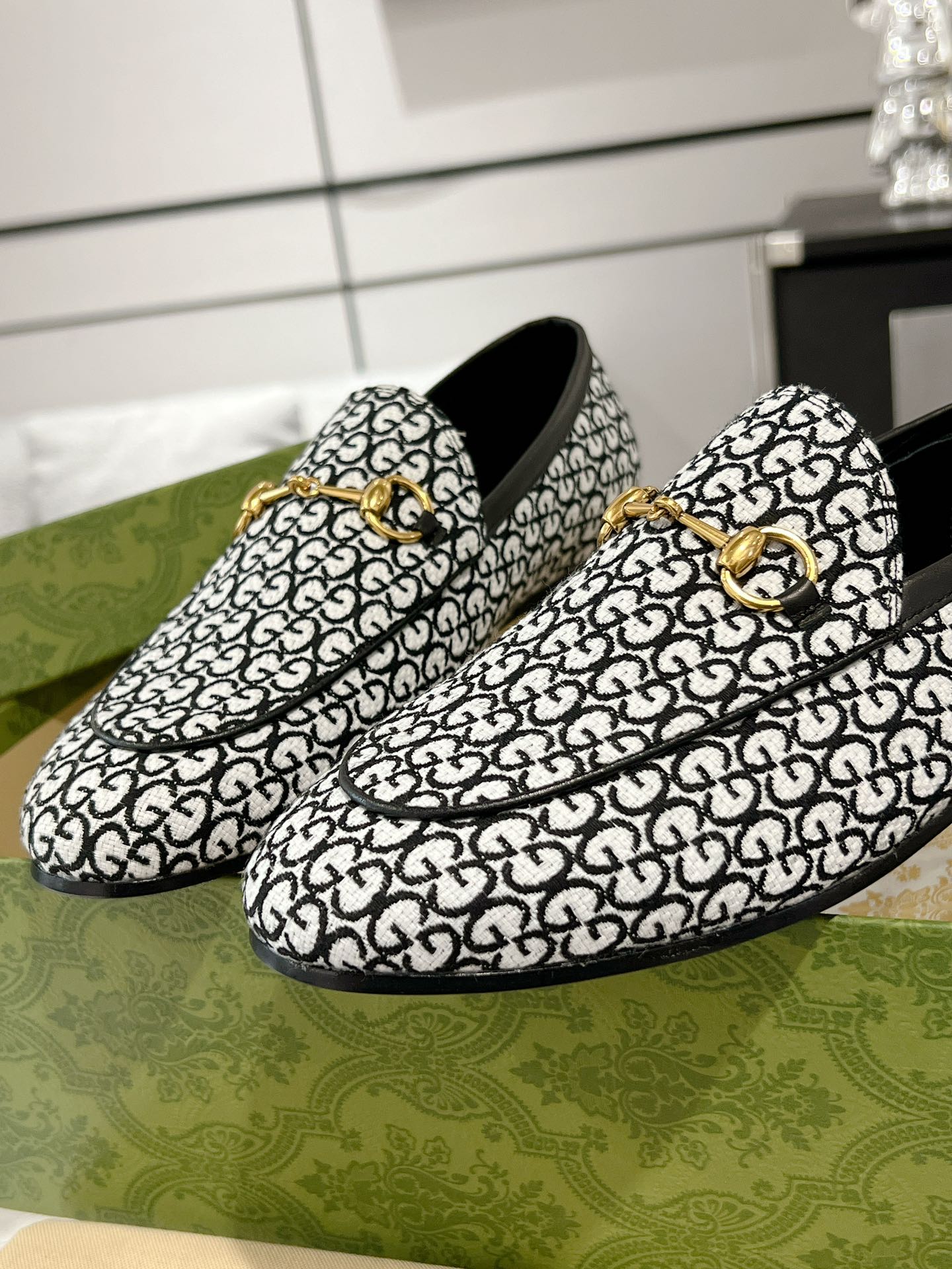 MEN'S LOAFER WITH HORSEBIT IN BLACK MIX WHITE MONOGRAM JACQUARD FABRIC