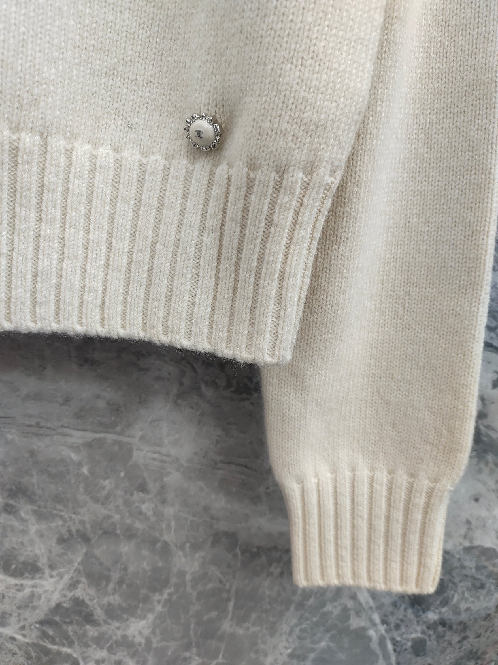 CHANEL 25S SWEATER 489