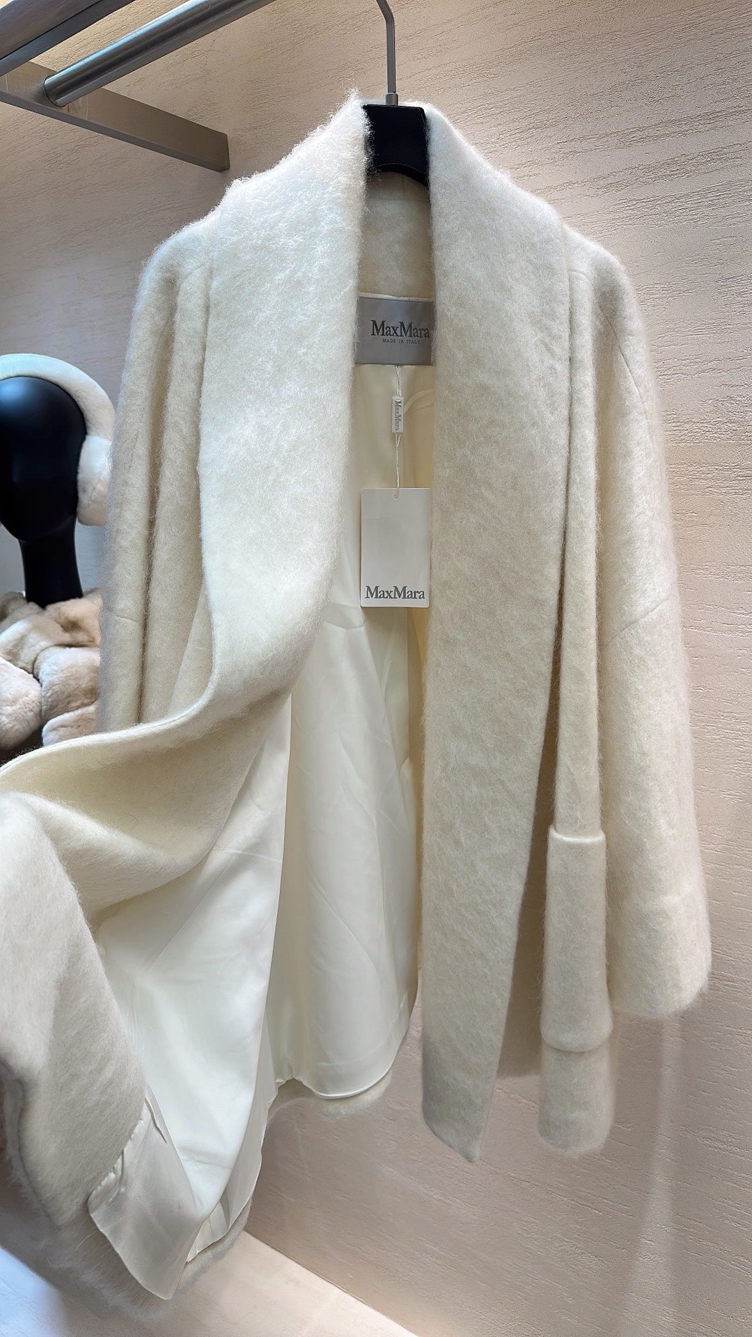 MAX MARA 25S WOOL COAT 230