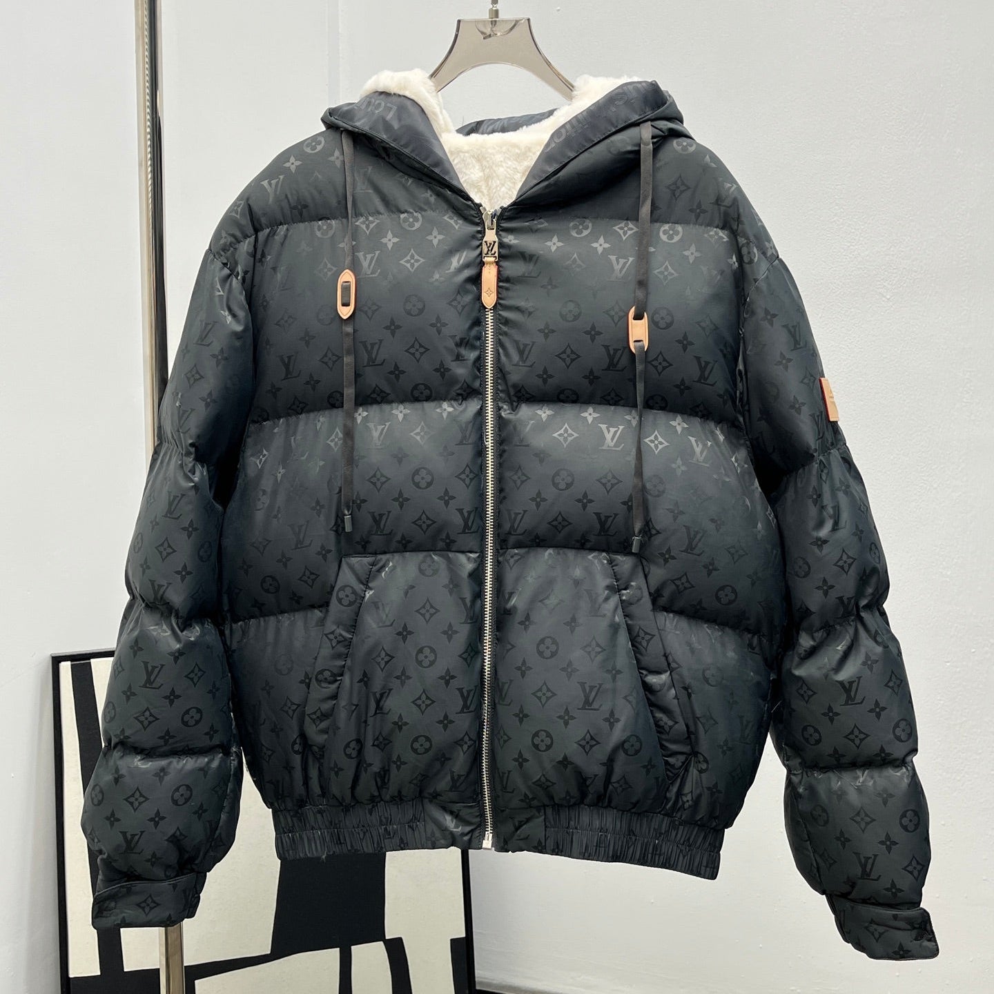 LV 25S HOODED PUFFER JACKET 0068