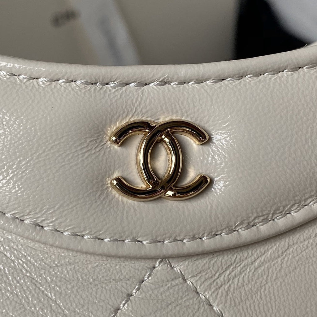 CHANEL 25S TOP HANDLE 20 CM IN CREAM WHITE LAMBSKIN