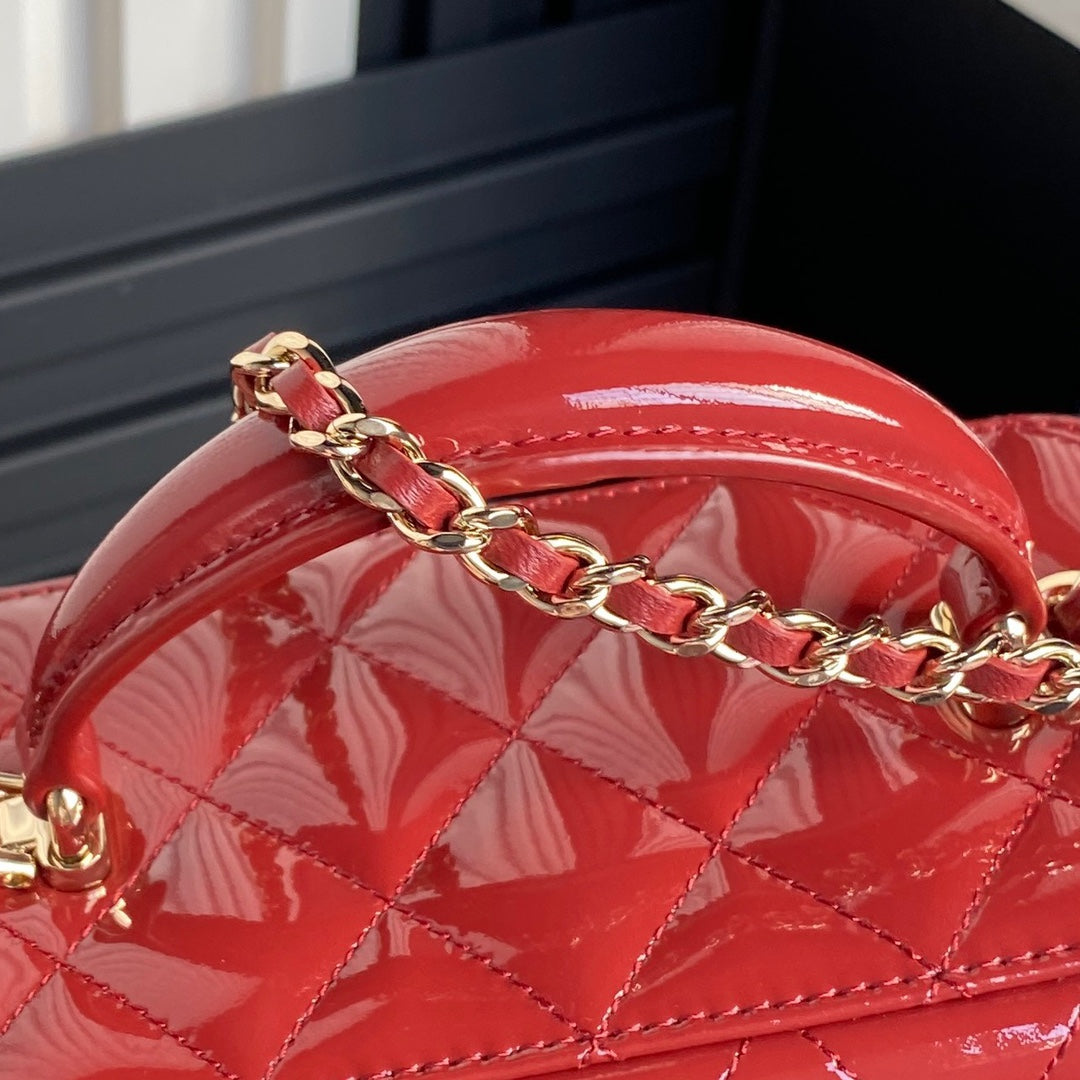 CHANEL 25S VANITY CASE 17 IN DARK RED PATENT CALFSKIN GOLD HARDWARE