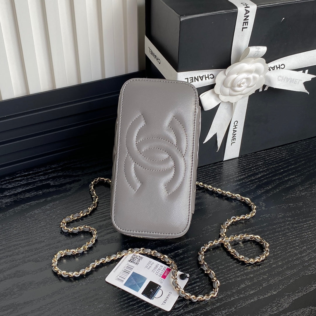 CHANEL 25S VANITY CASE 17 IN CHARCOAL GRAY PATENT CALFSKIN GOLD HARDWARE