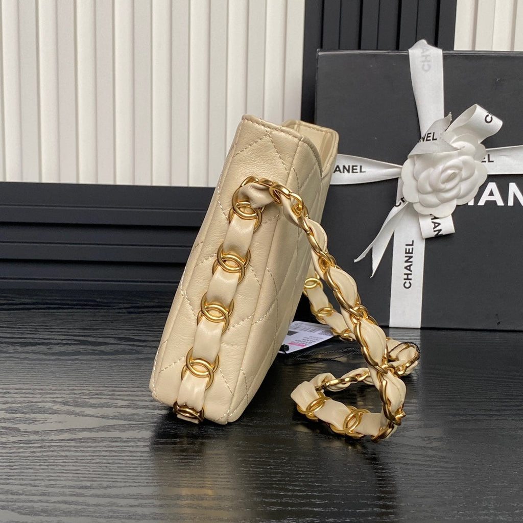 HOBO BAG 24 IN BEIGE CALFSKIN GOLD DOUBLE C THICK CHAIN