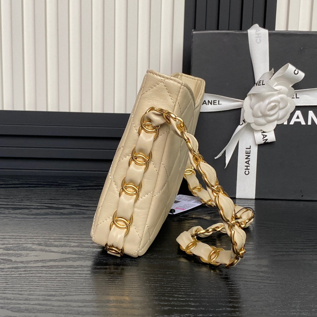 HOBO BAG 24 IN BEIGE CALFSKIN GOLD DOUBLE C THICK CHAIN