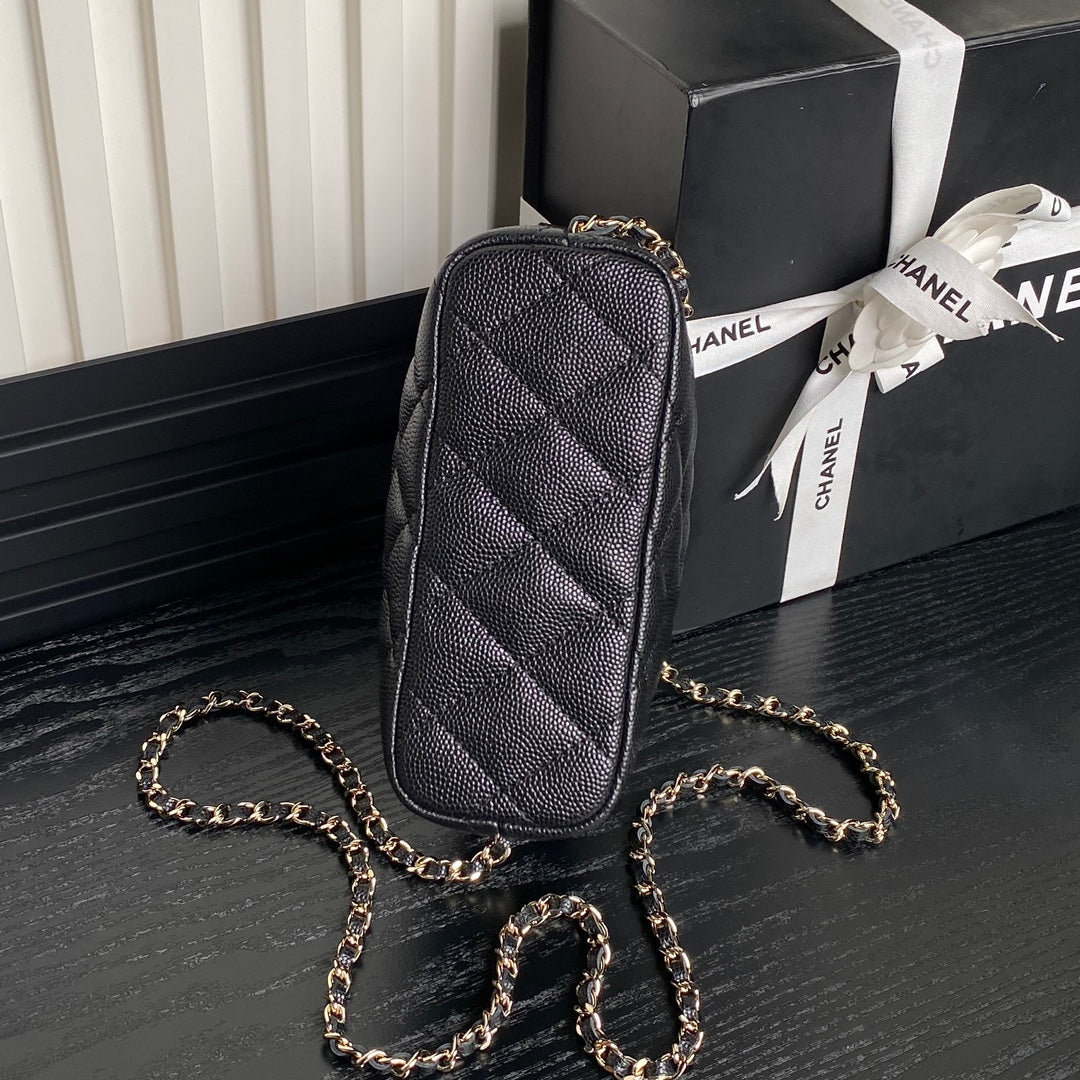 HOBO BAG 21 IN BLACK GRAINED CALFSKIN GOLD HARDWARE