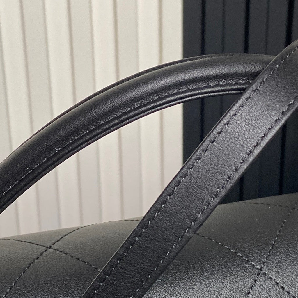 CHANEL 25S TOP HANDLE SHOULDER BAG 37 IN BLACK CALFSKIN WITH GOLD HARDWARE