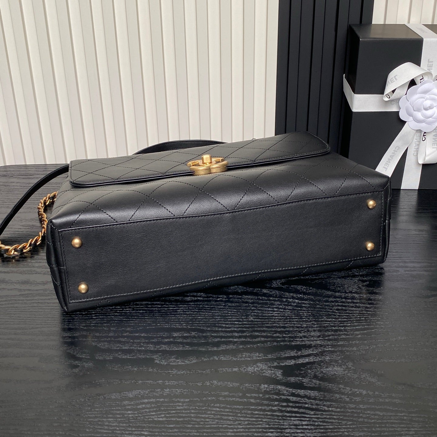 CHANEL 25S TOP HANDLE SHOULDER BAG 37 IN BLACK CALFSKIN WITH GOLD HARDWARE