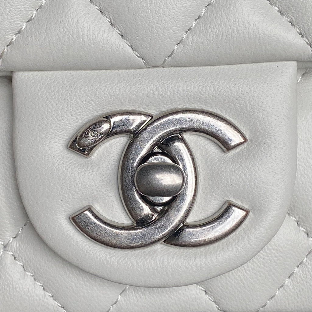CHANEL 25S MINI FLAP BAG 18 IN WHITE CALFSKIN