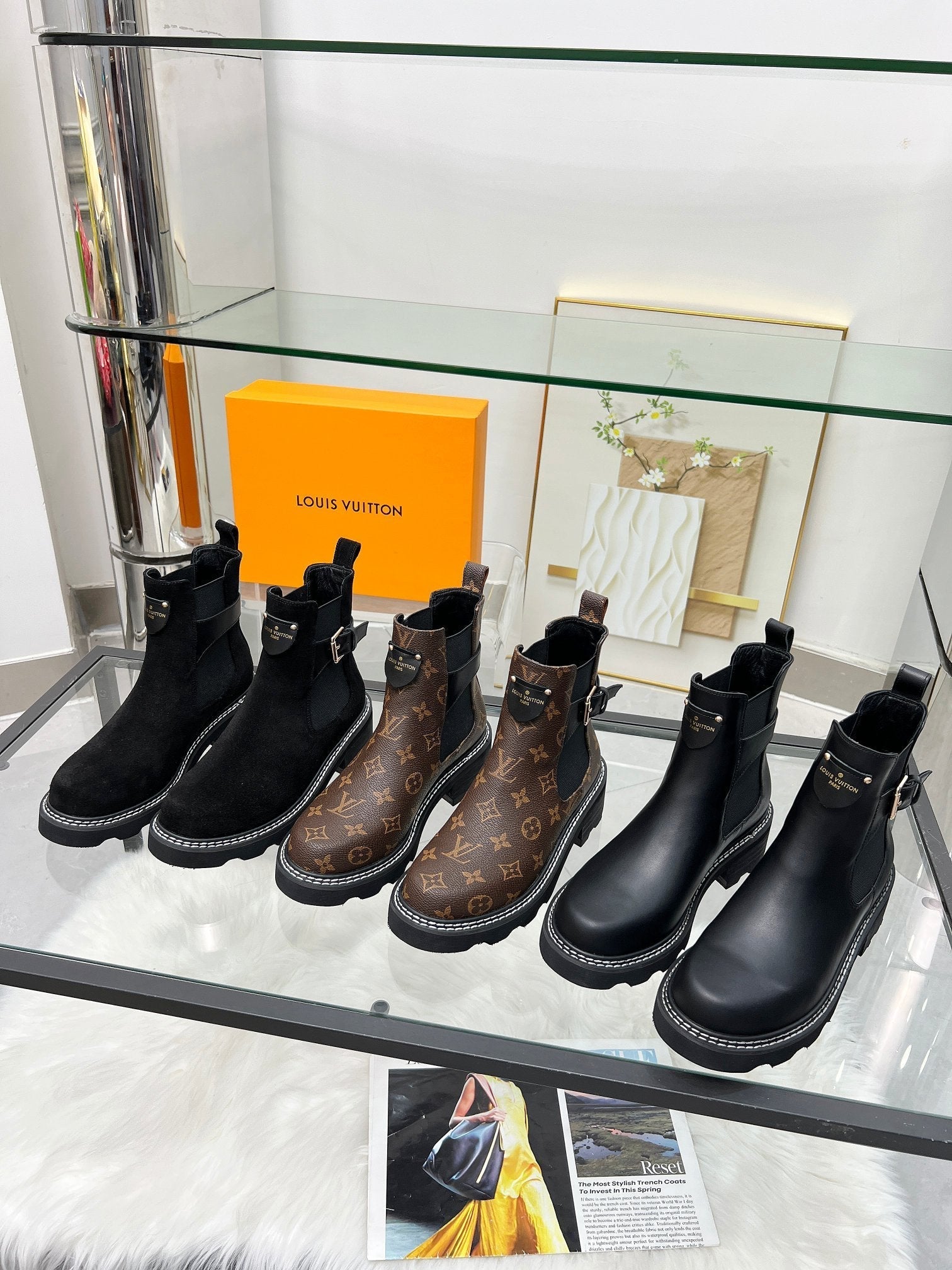 LV WOMEN'S SHORT BOOTS IN CHOCOLATE BROWN MONOGRAM CALFSKIN