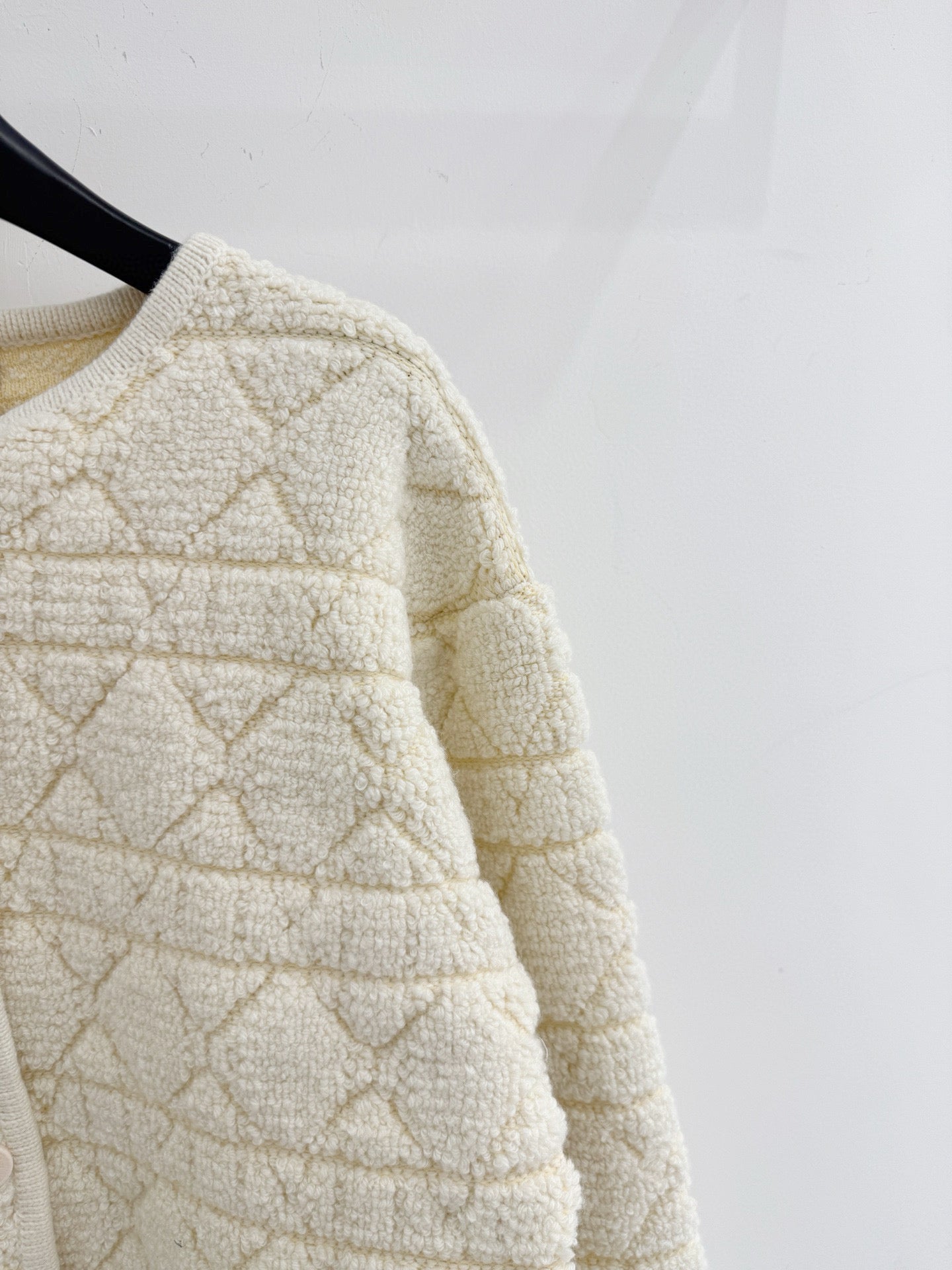 DIOR 25S BUTTONED SHEARLING COAT 599