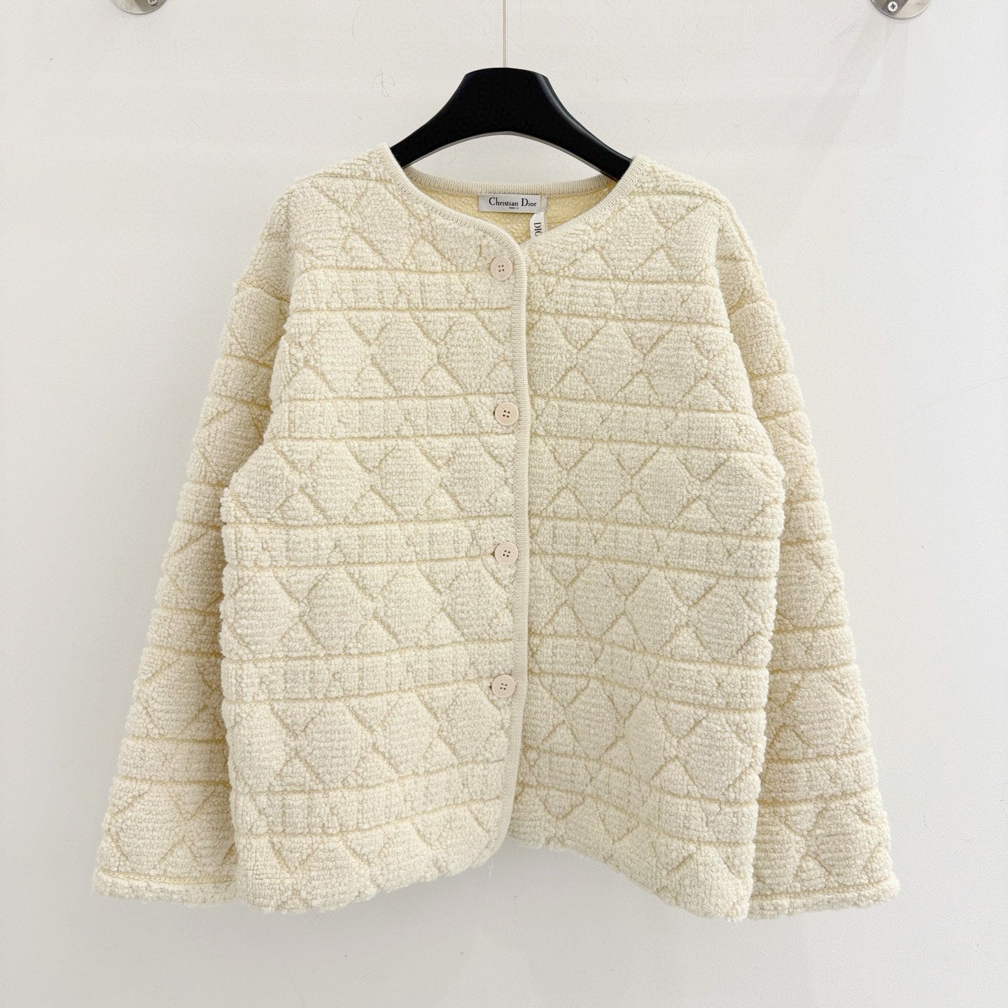 DIOR 25S BUTTONED SHEARLING COAT 599