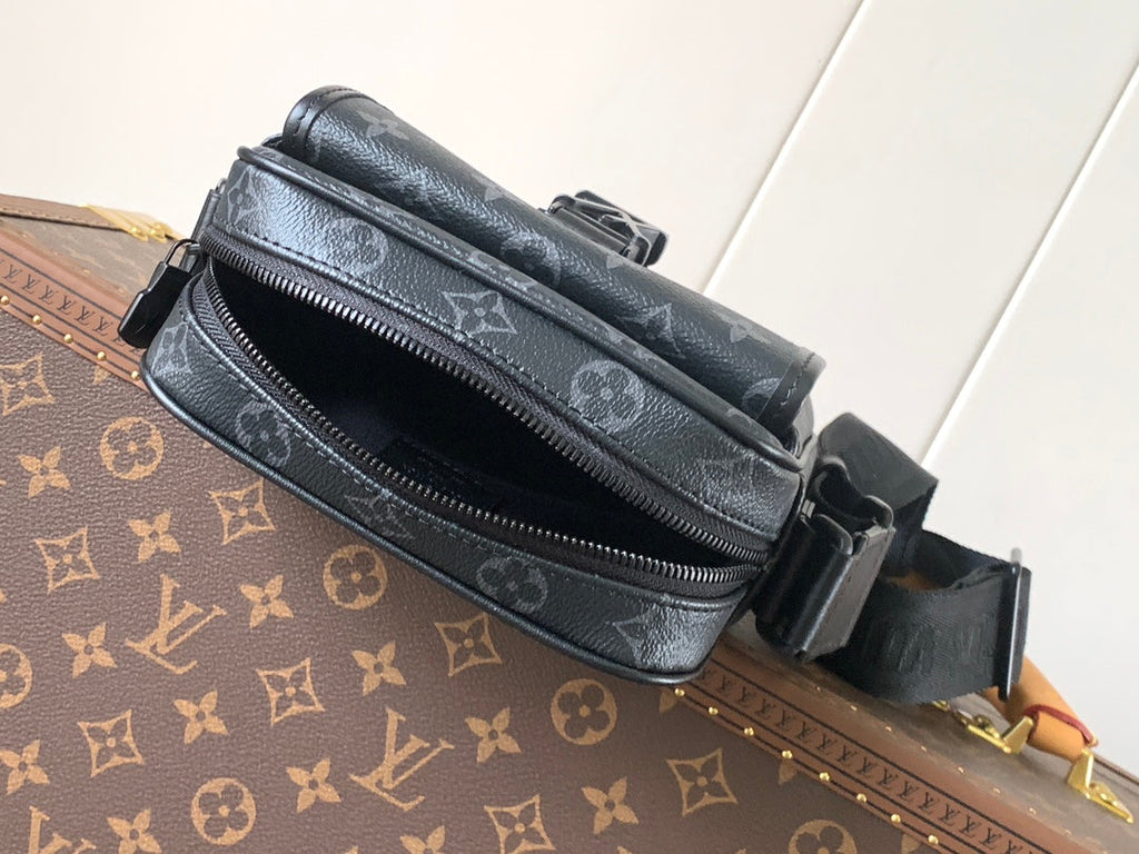 LV 25S GETAWAY MESSENGER BAG 20 IN BLACK MONOGRAM ECLIPSE CANVAS