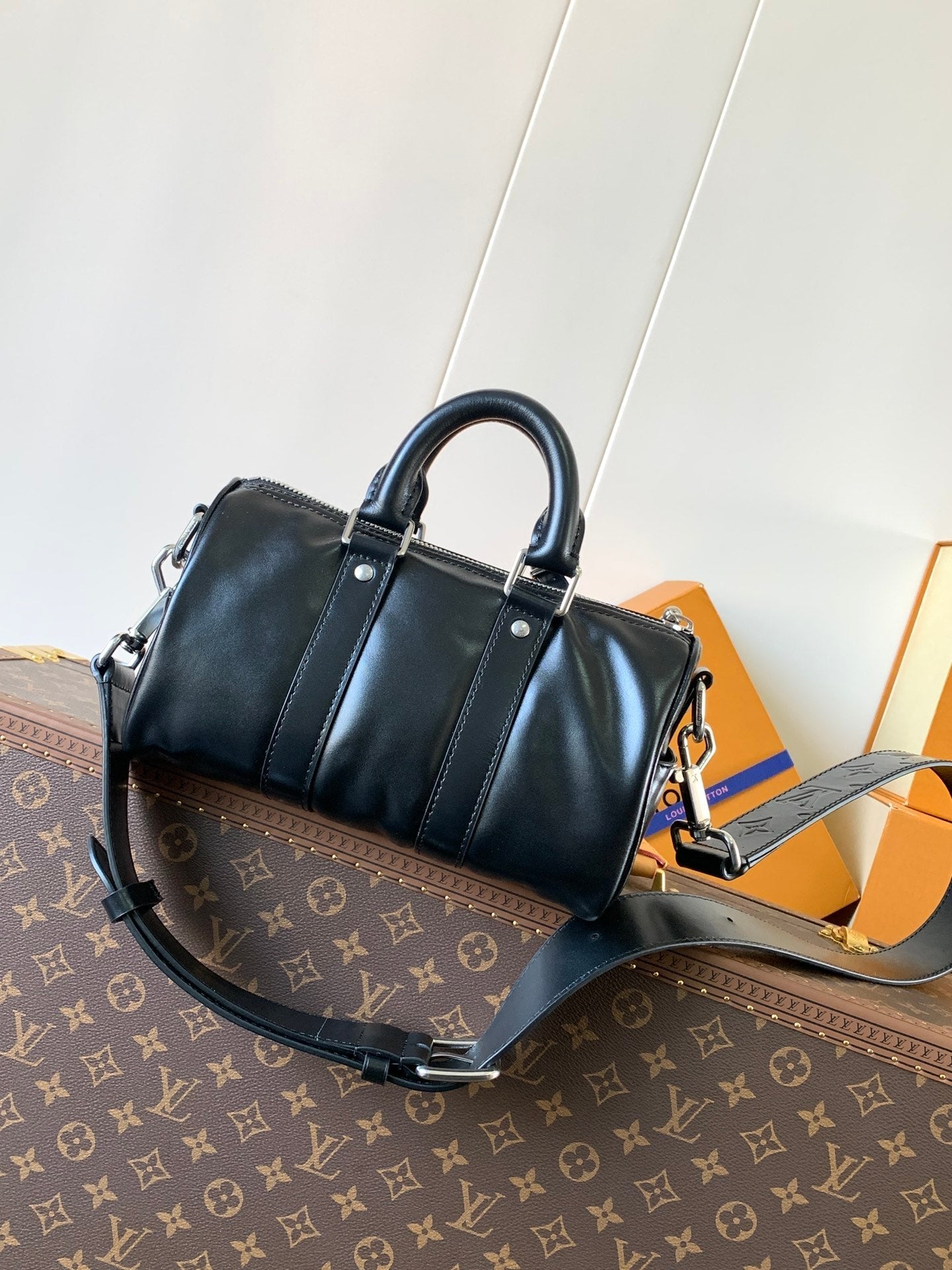 LV 25S KEEPALL CARGO BANDOULIÈRE 25 IN BLACK CALFSKIN SILVER HARDWARE