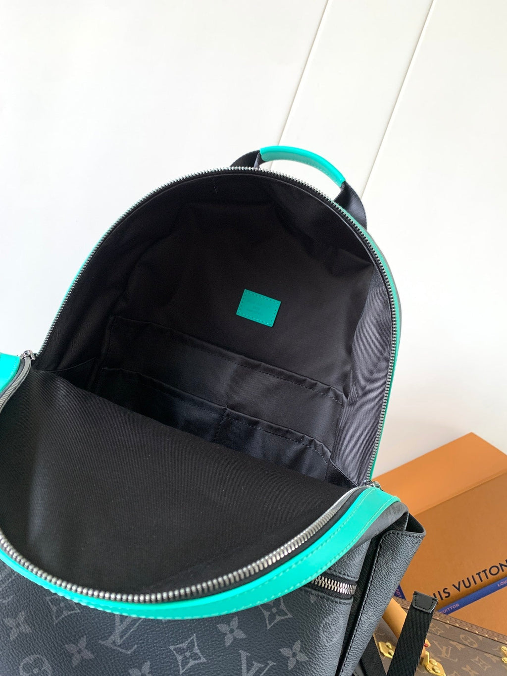 LV 25S DISCOVERY PM BACKPACK 38 IN BLACK AQUA MONOGRAM ECLIPSE CANVAS AND CALFSKIN