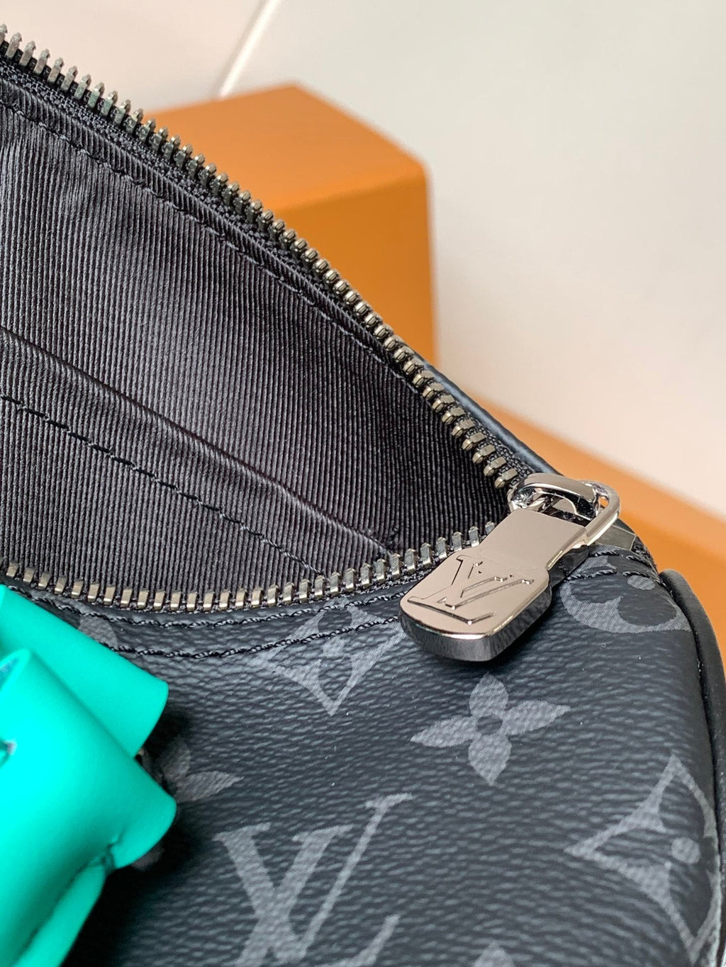 LV 25S KEEPALL 25 WITH SHOULDER STRAP IN BLACK AQUA COATED MONOGRAM ECLIPSE CANVAS AND CALFSKIN