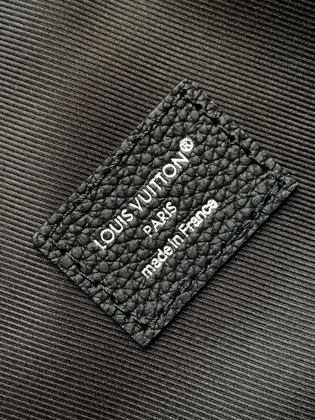 LV 25S STEAMER BAG 18 IN DAMOFLAGE BLACK CANVAS