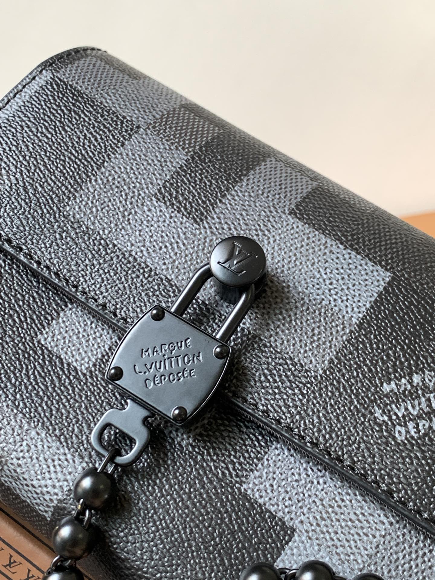 LV 25S STEAMER BAG 18 IN DAMOFLAGE BLACK CANVAS