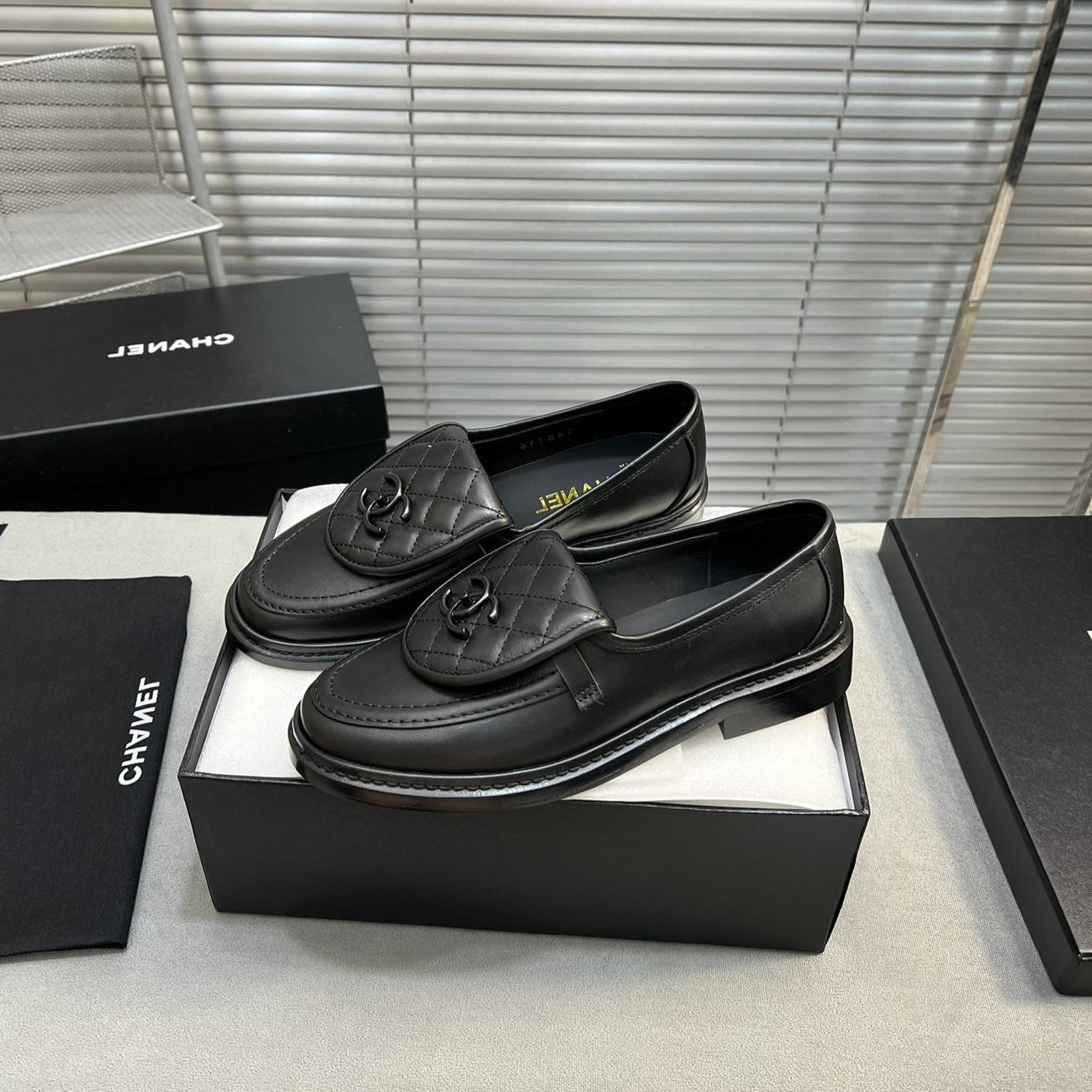 CC Women Loafers In Leather Black