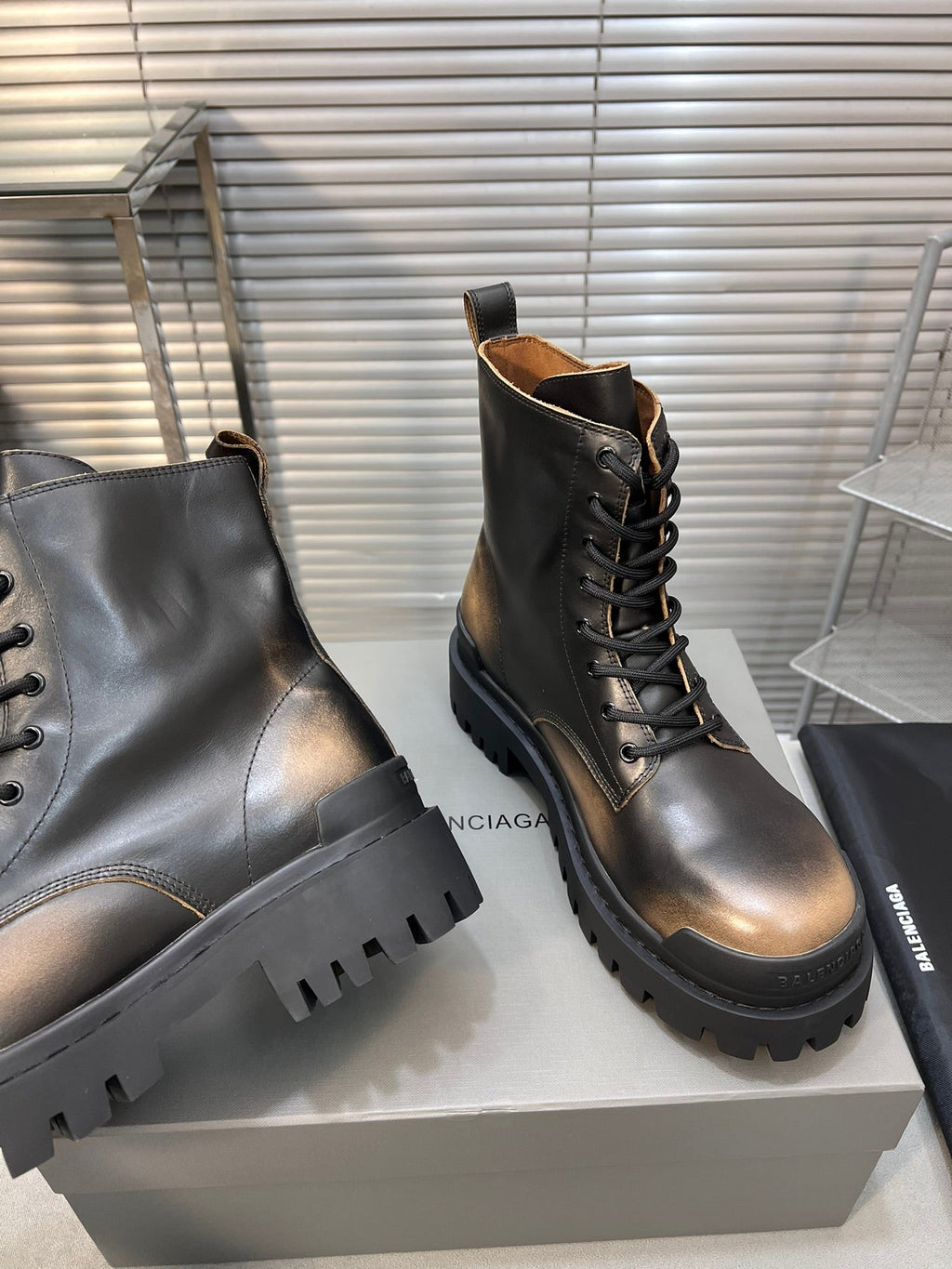 CHUNKY BOOTS IN BLACK MIX BRONZE SMOOTH CALFSKIN