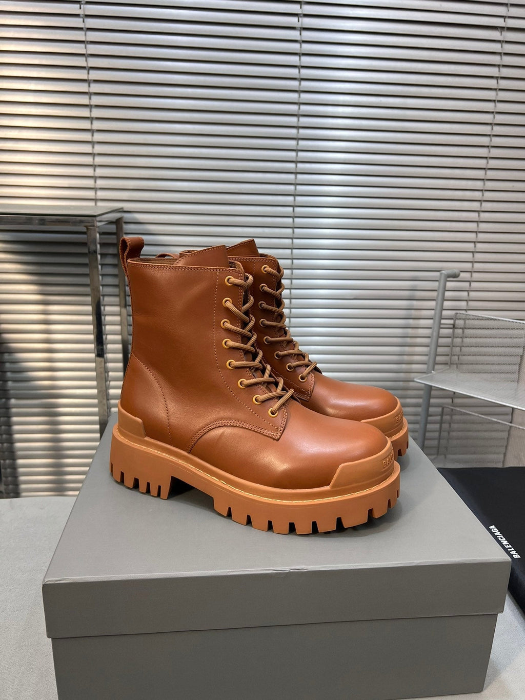 CHUNKY BOOTS IN TAN SMOOTH CALFSKIN