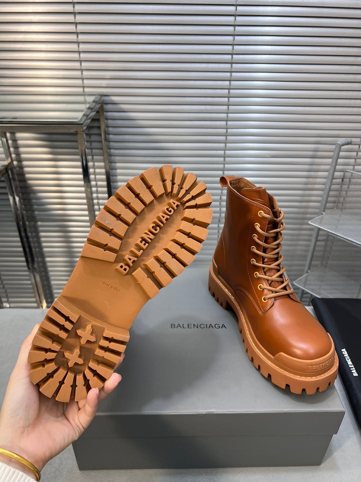 CHUNKY BOOTS IN TAN SMOOTH CALFSKIN