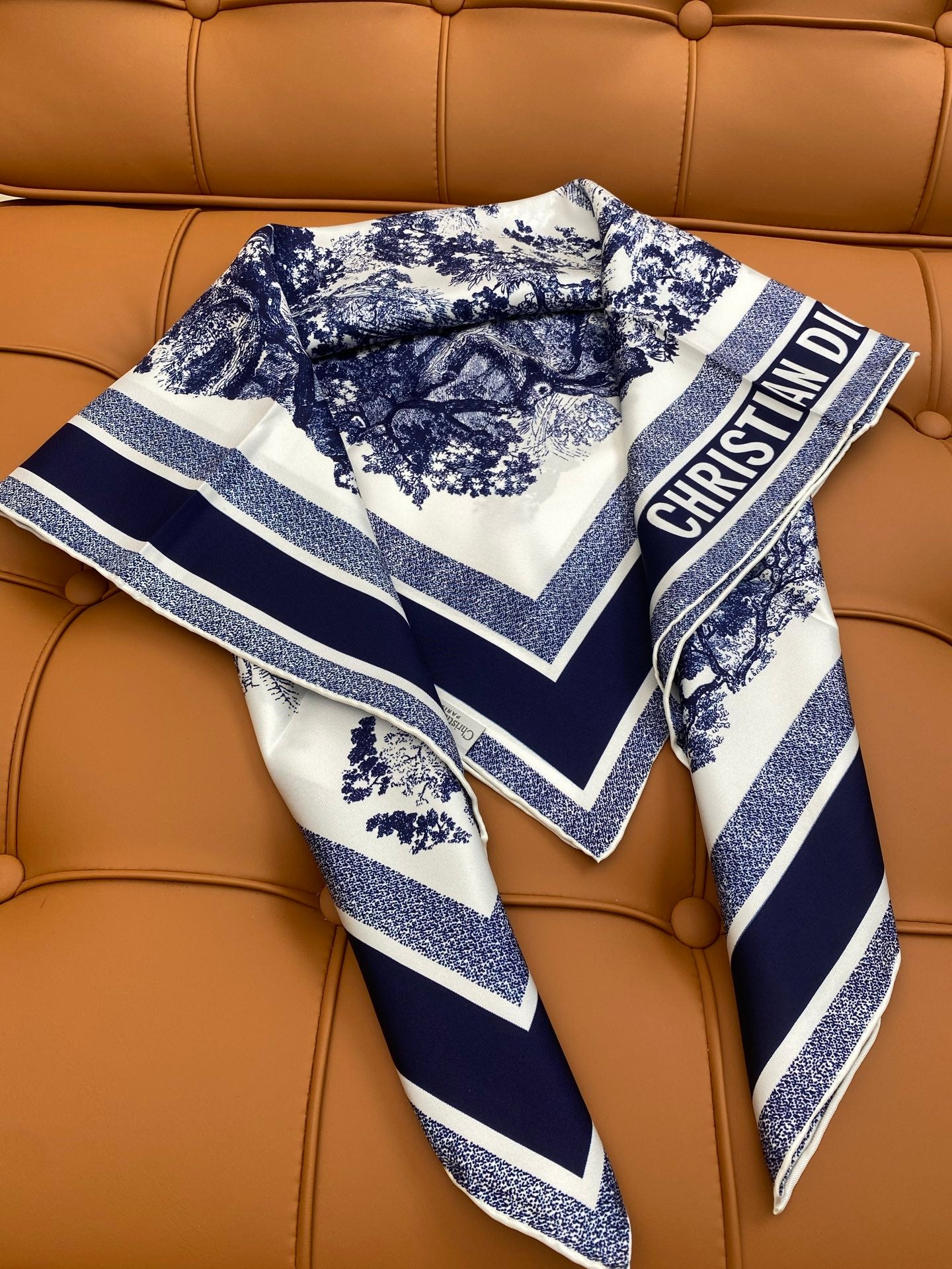 DIOR SCARF 90 IN SILK 704599