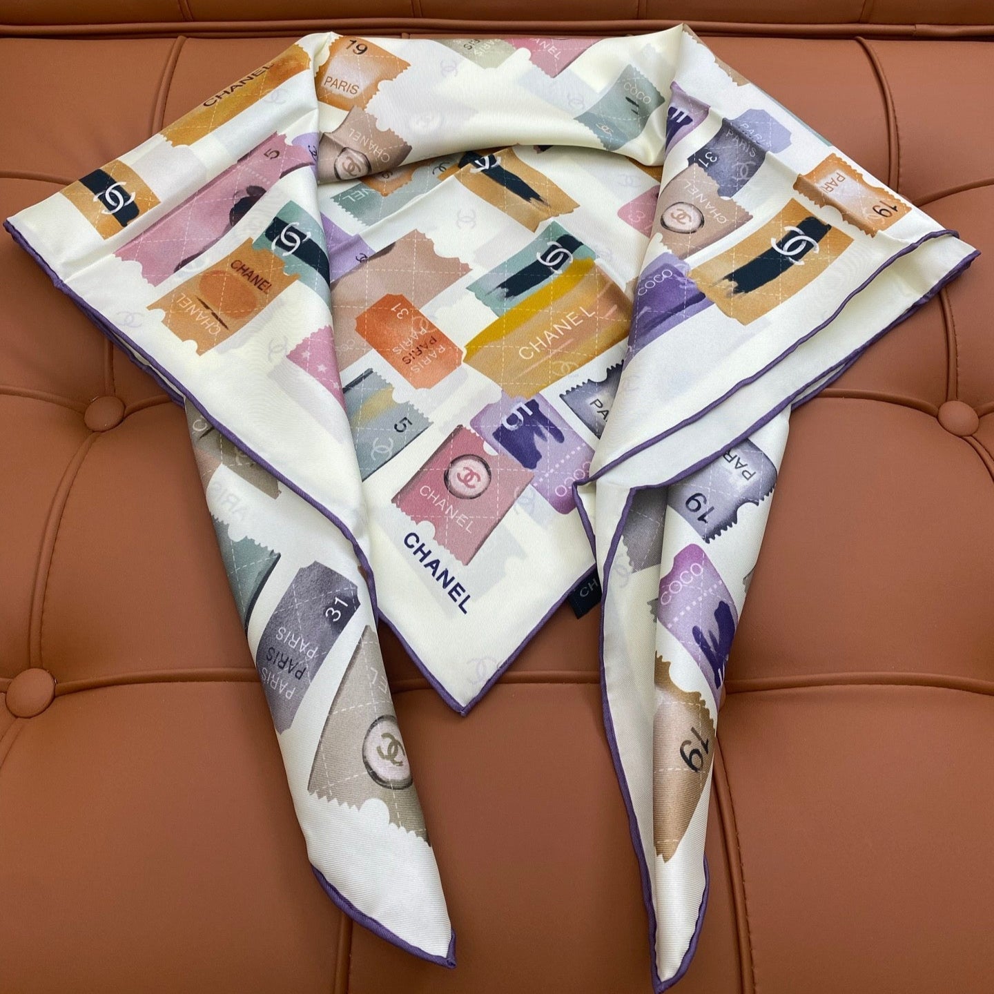 CHANEL 25S SCARF 90 IN SILK 703699