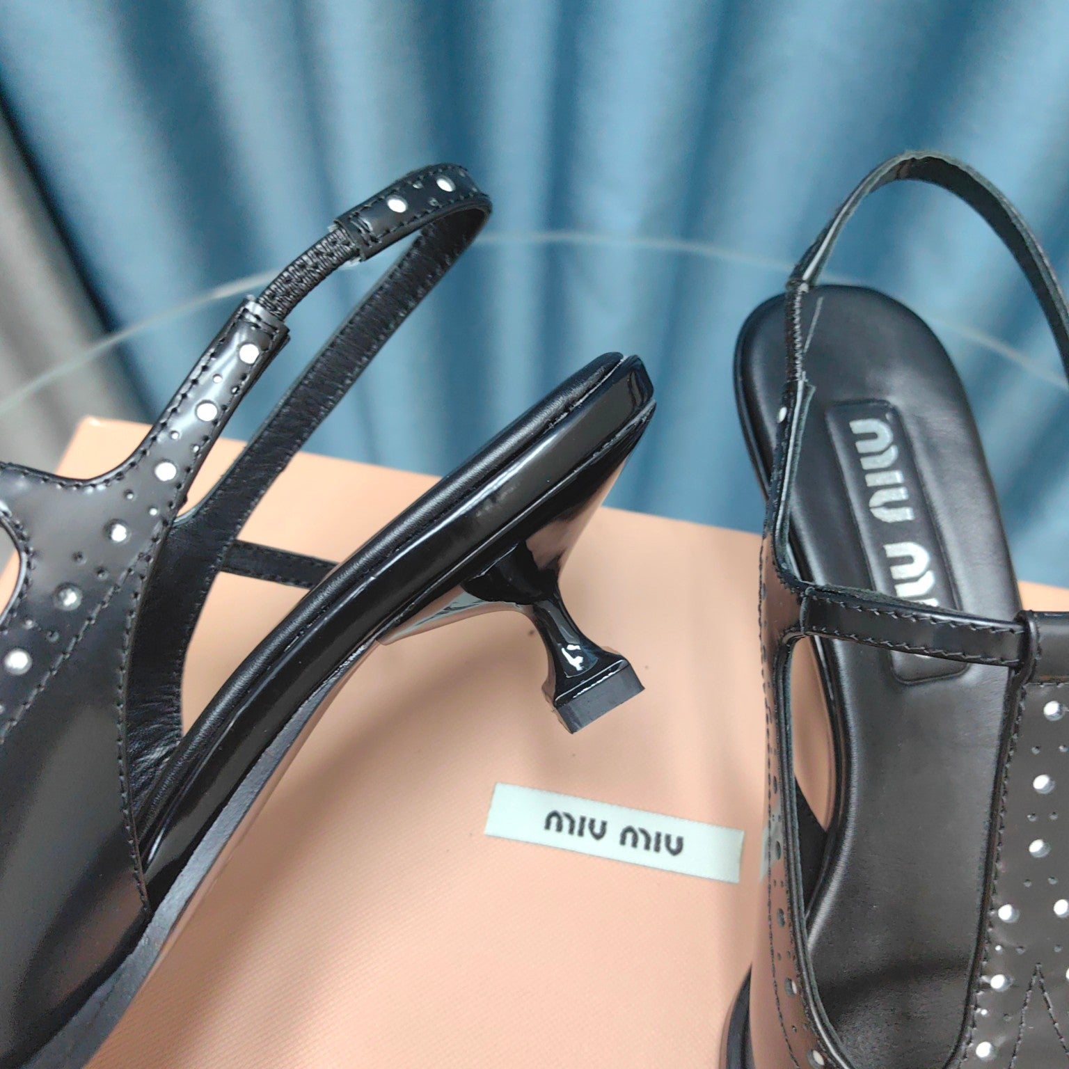 SLINGBACK BLACK LAMBSKIN WITH T- STRAPS