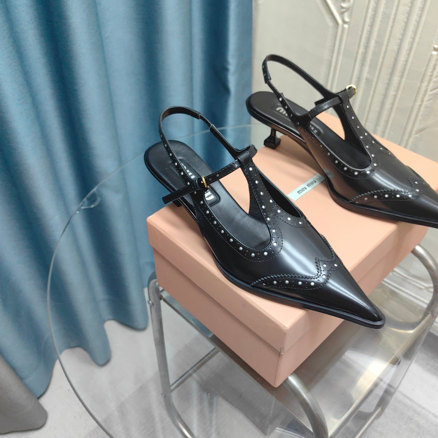 SLINGBACK BLACK LAMBSKIN WITH T- STRAPS