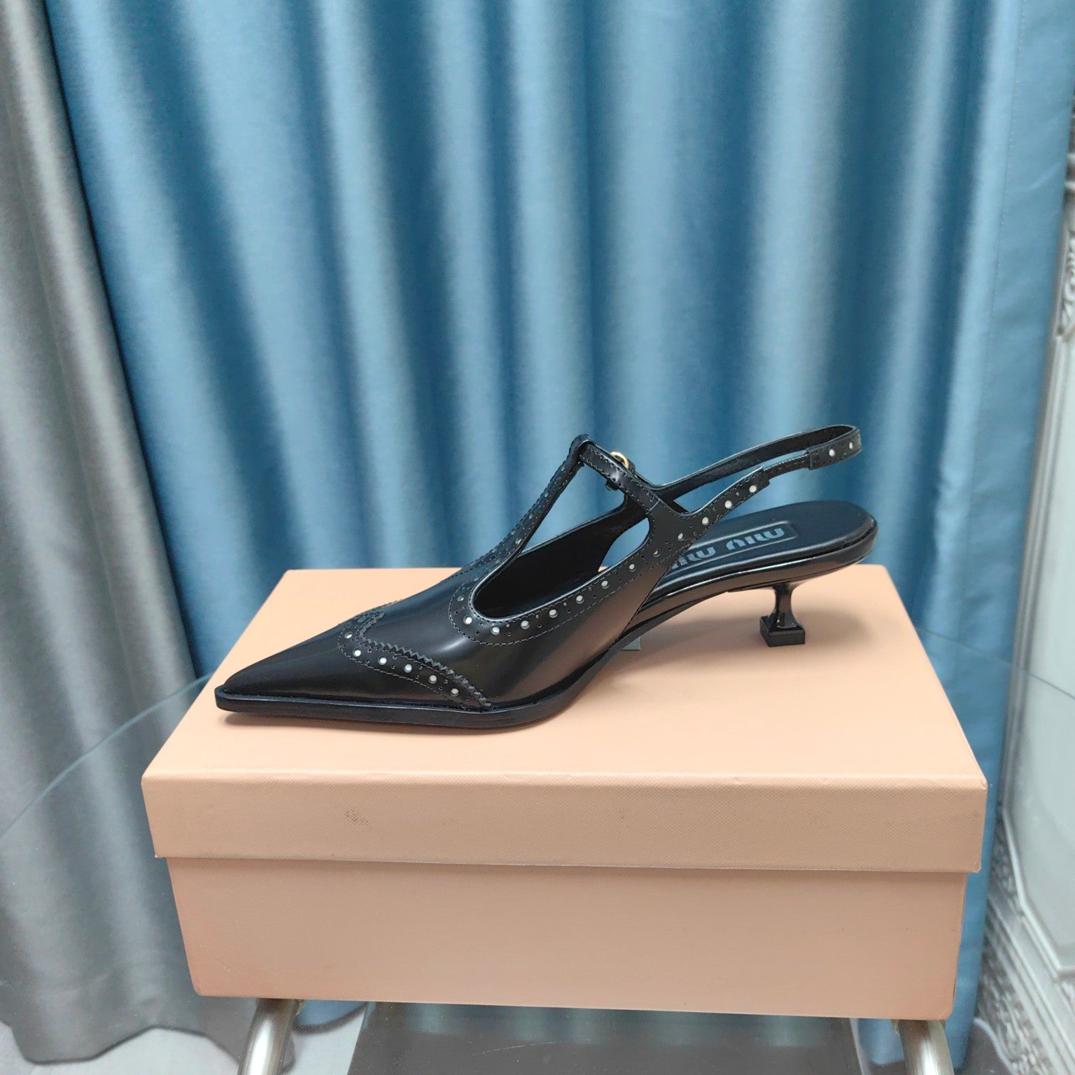 SLINGBACK BLACK LAMBSKIN WITH T- STRAPS