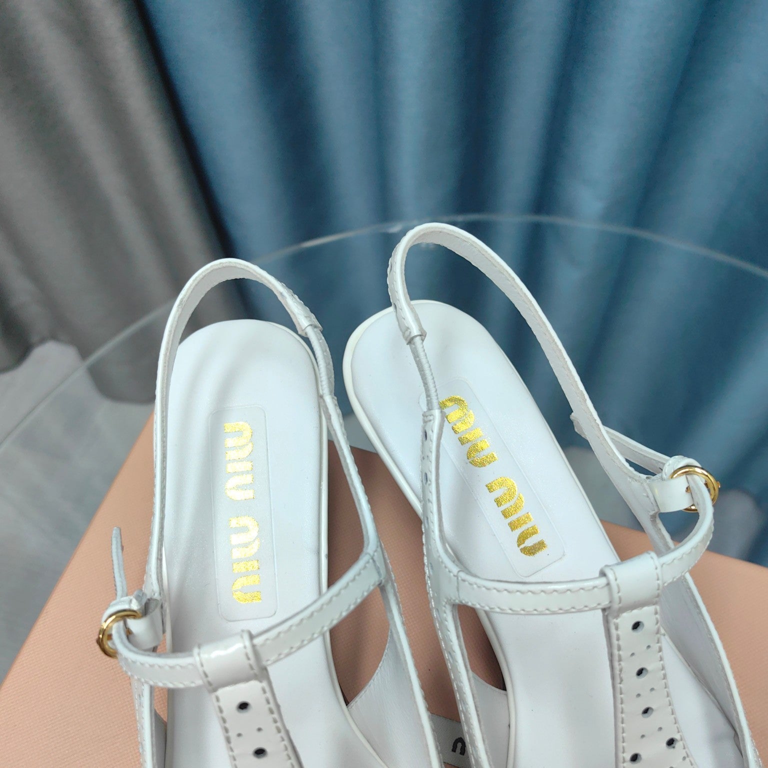 SLINGBACK WHITE LAMBSKIN WITH T- STRAPS