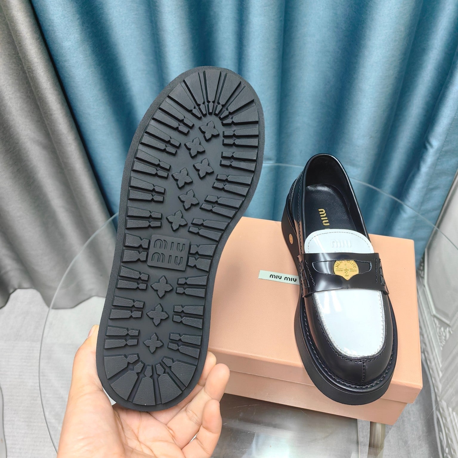 THICK-SOLED LOAFERS SHOES BLACK MIX WHITE COWHIDE