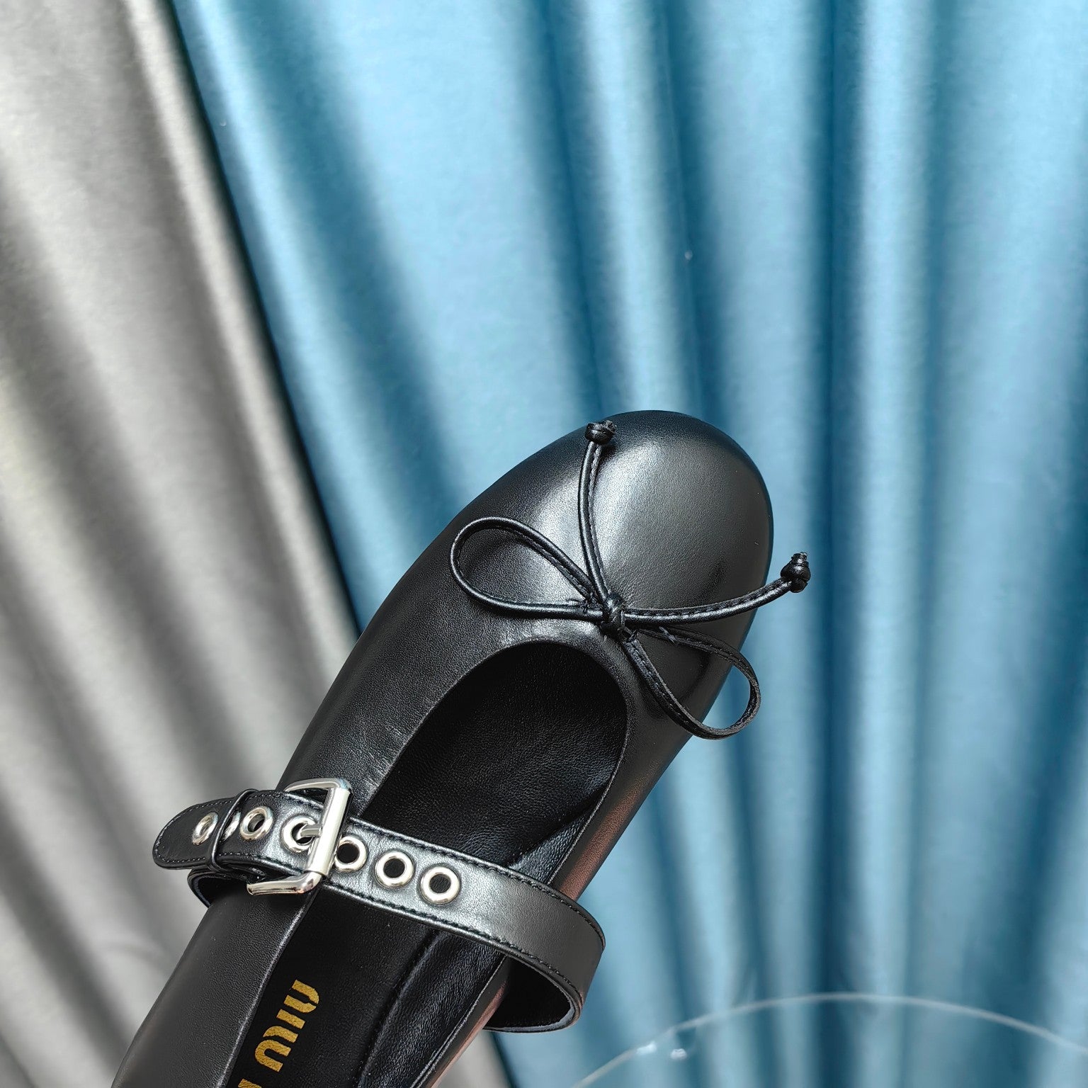 BLACK BALLET SHOES COWHIDE WITH BUTTON