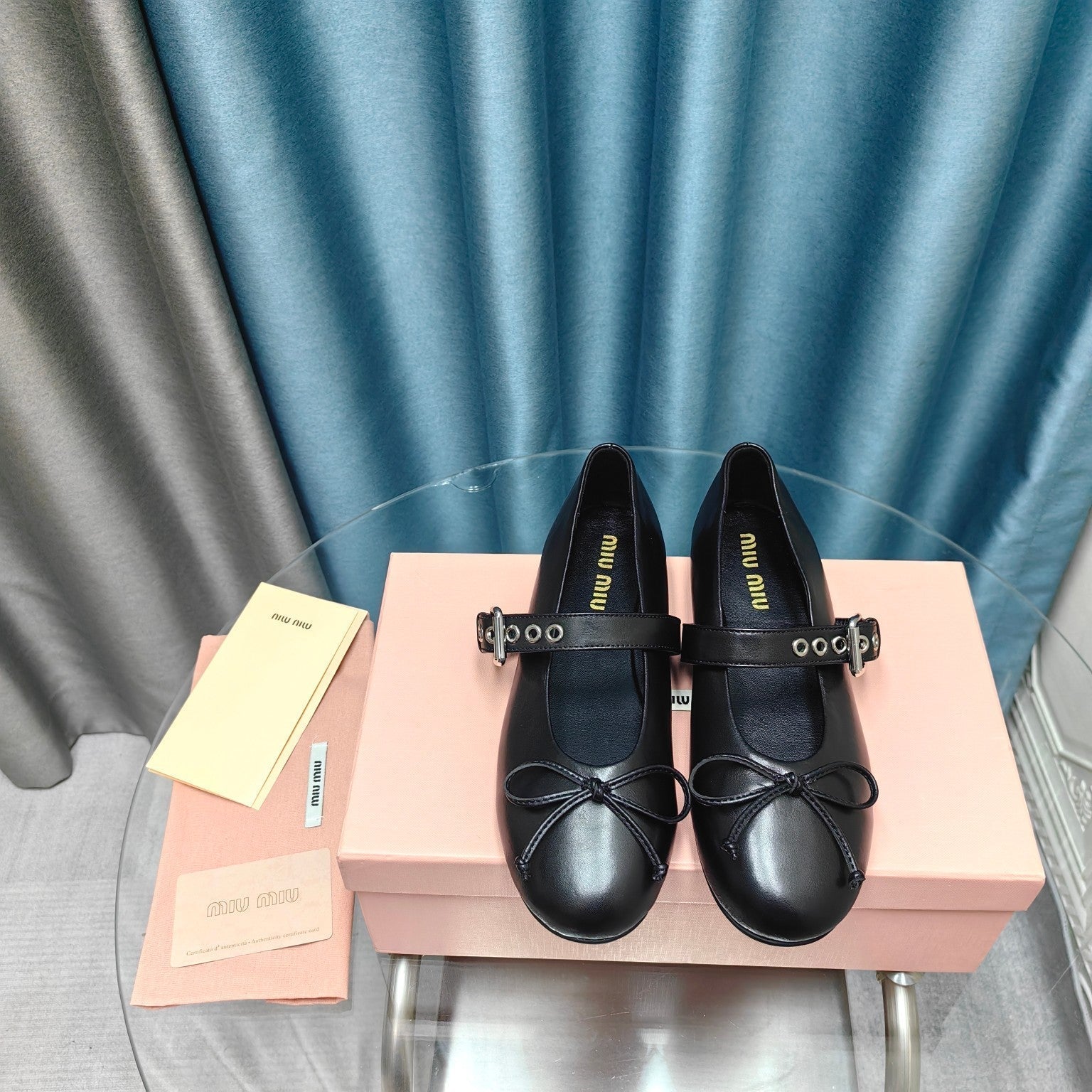 BLACK BALLET SHOES COWHIDE WITH BUTTON