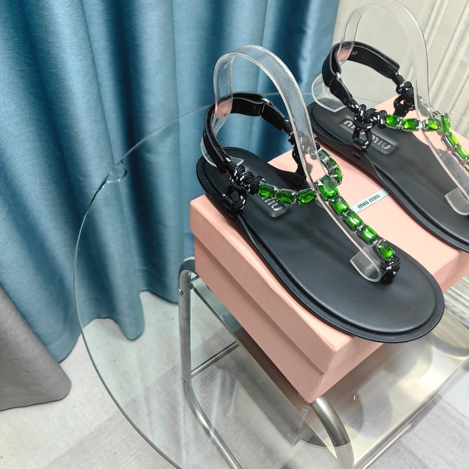 FLIP-FLOPS BLACK COWHIDE WITH CRYSTALS-KELLY GREEN