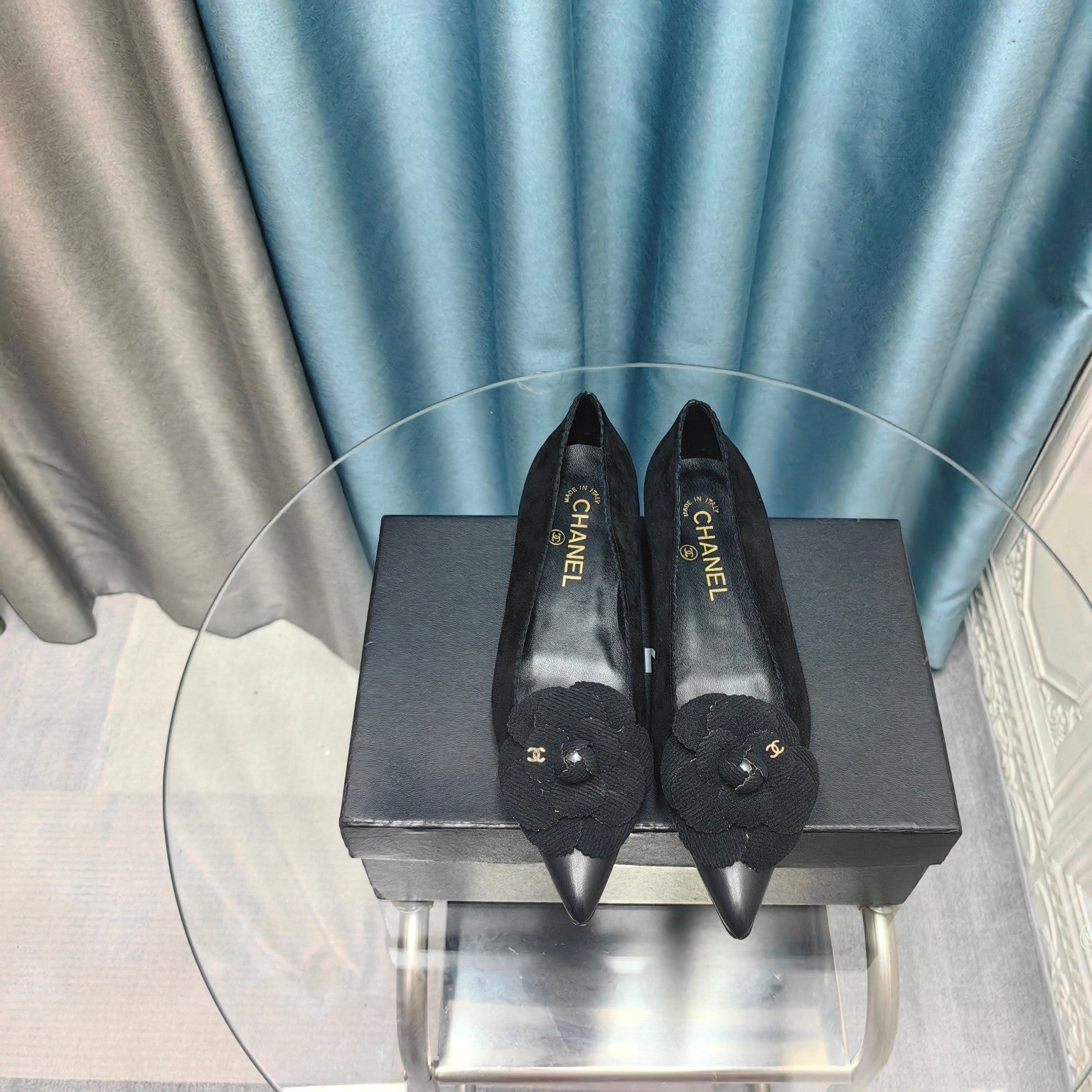 CC BALLET FLAT IN BLACK SUEDE AND CALFSKIN WITH FLOWER