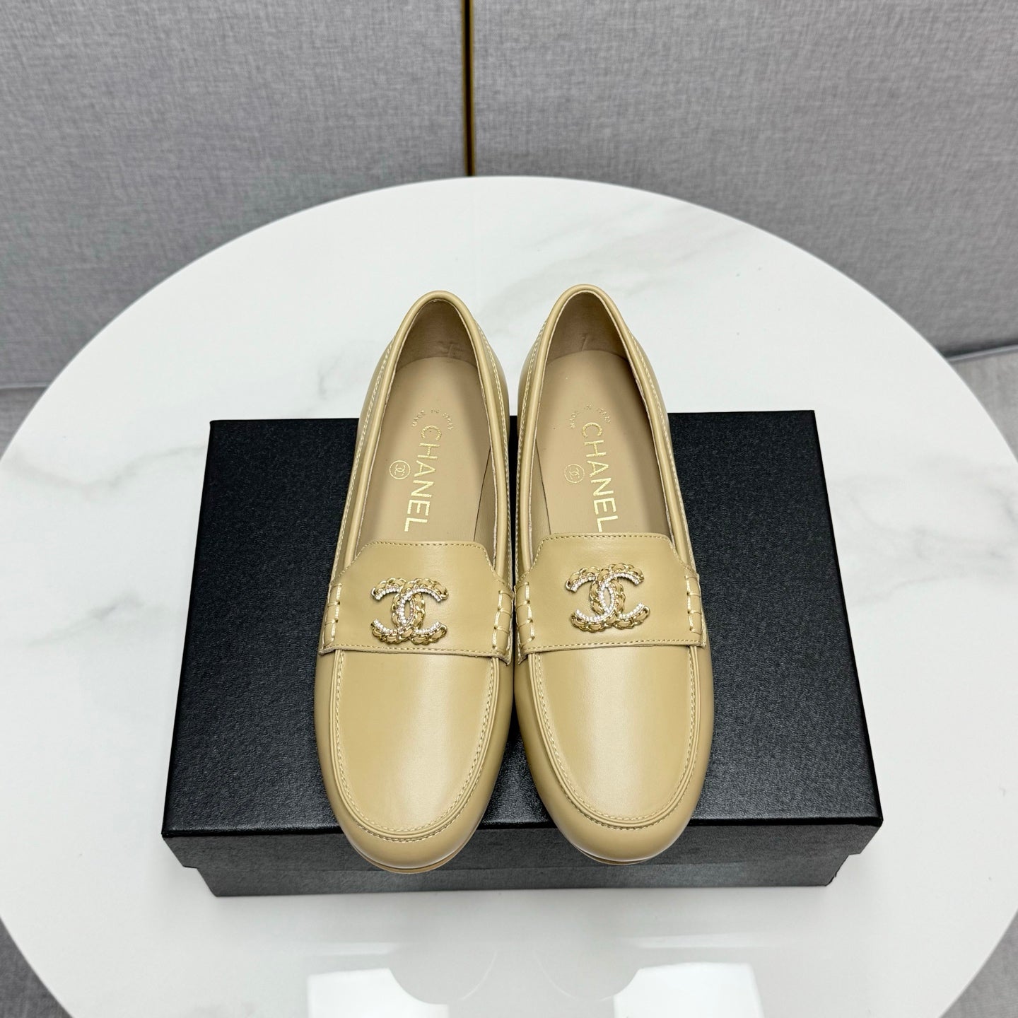 CC LOAFER 25S IN WARM BEIGE LAMBSKIN WITH GOLD HARDWARE