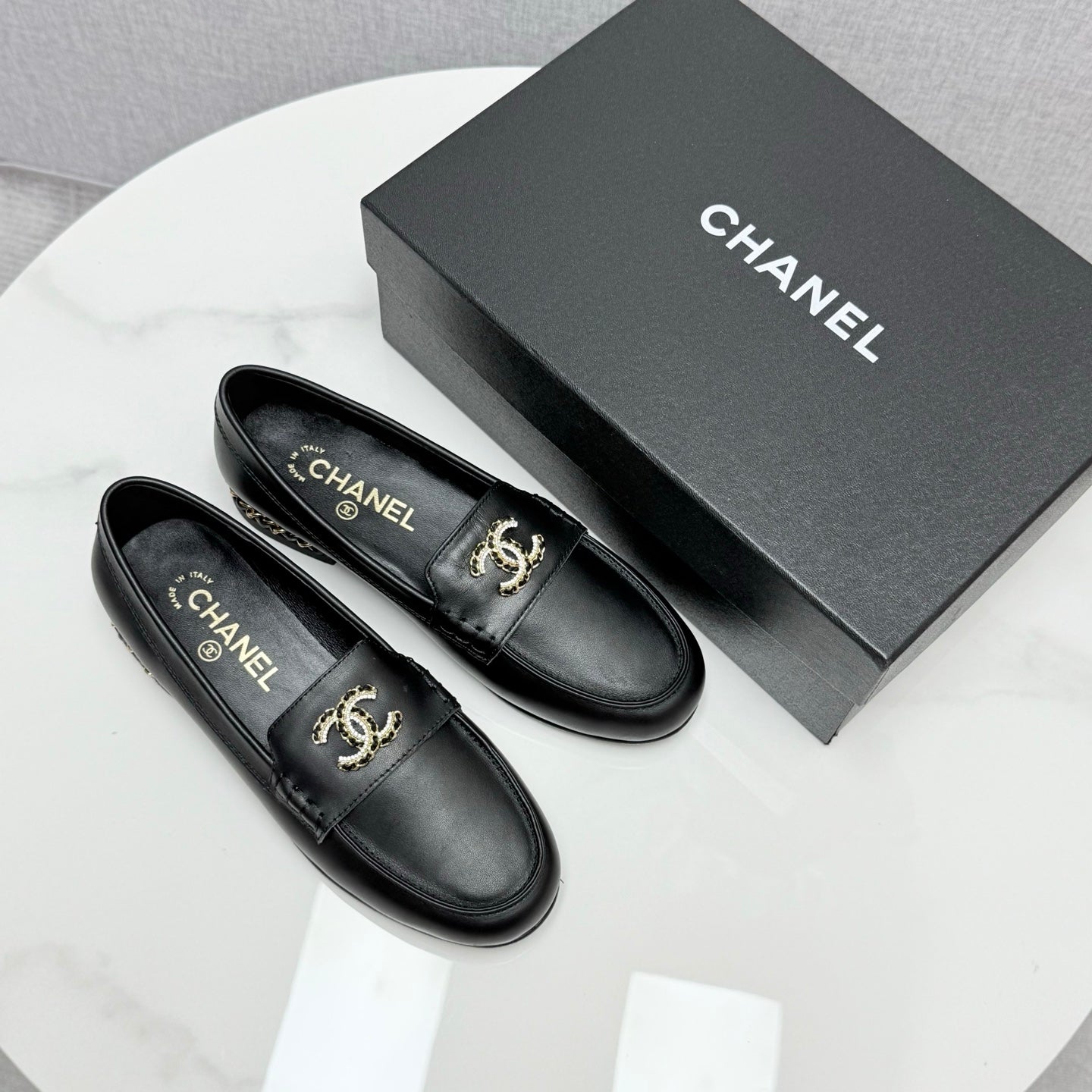 CC LOAFER 25S IN BLACK LAMBSKIN WITH GOLD HARDWARE