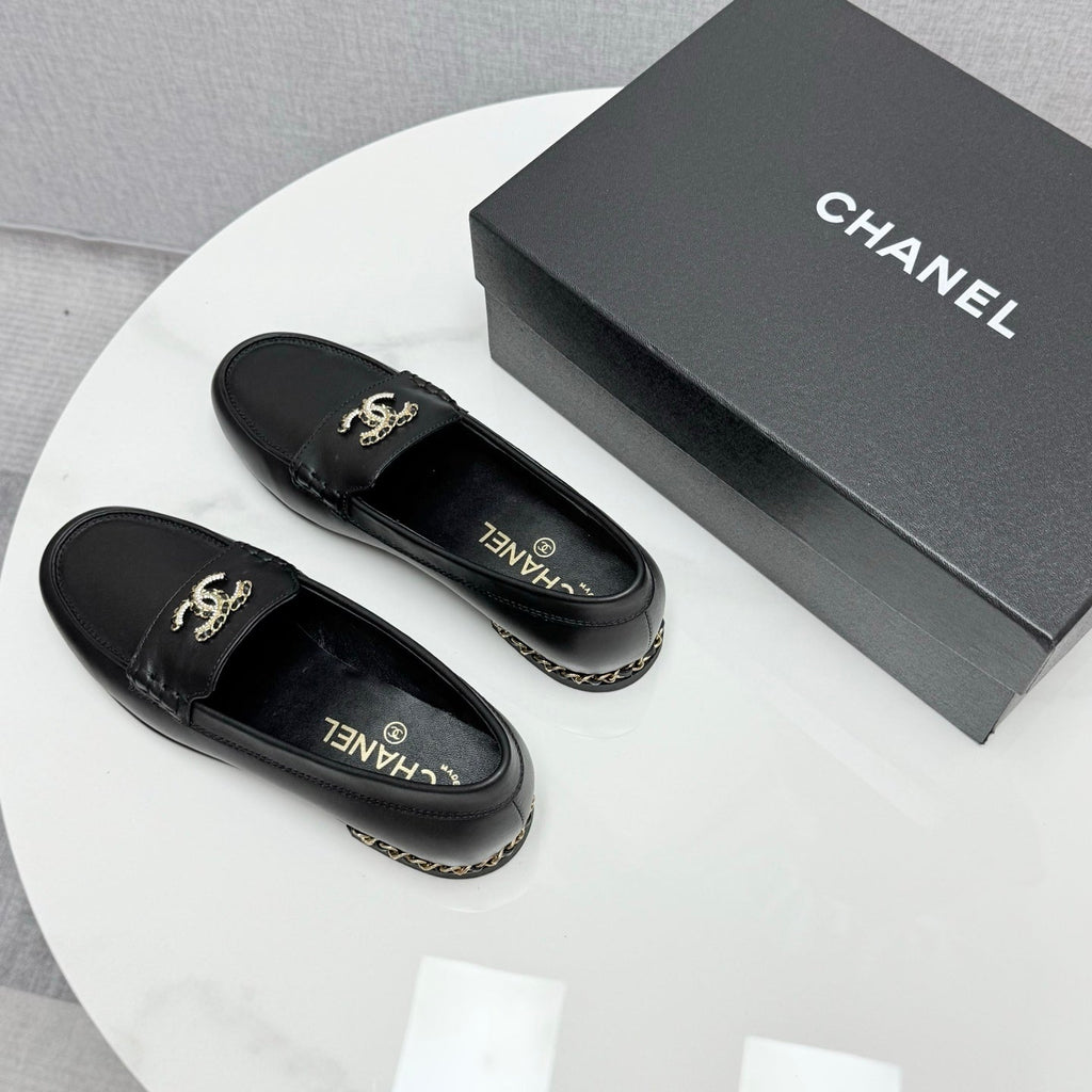 CC LOAFER 25S IN BLACK LAMBSKIN WITH GOLD HARDWARE