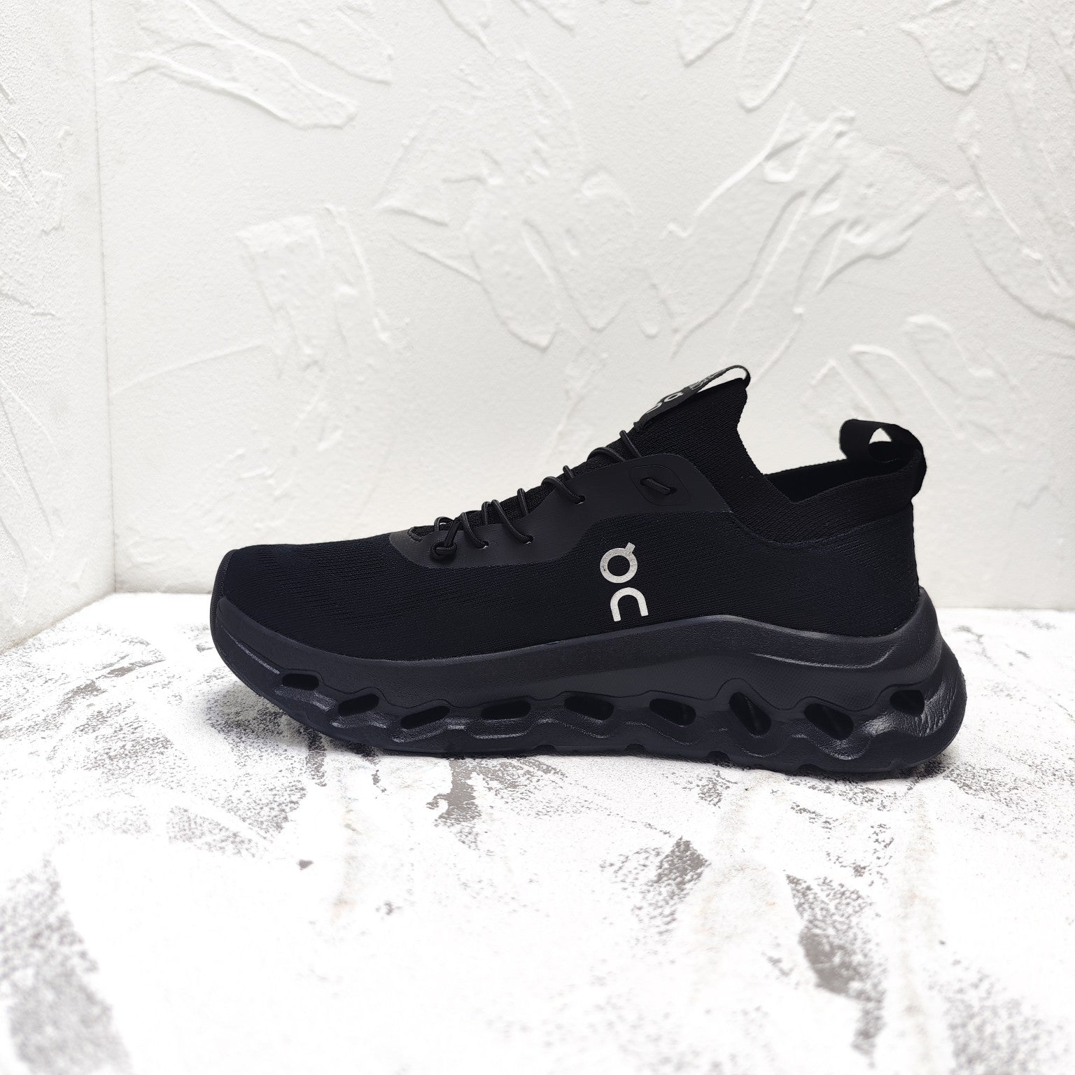 CLOUDTILT SNEAKER IN BLACK RECYCLED POLYESTER