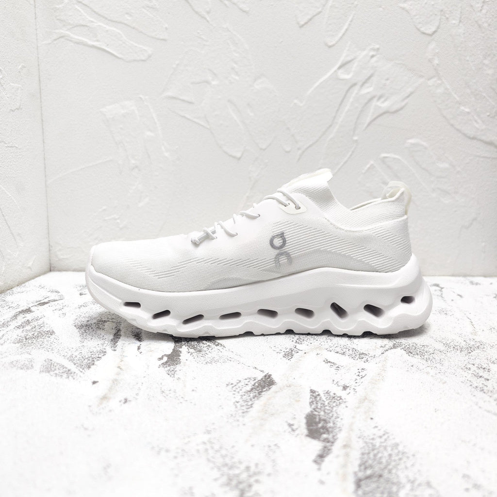 CLOUDTILT SNEAKER IN WHITE RECYCLED POLYESTER