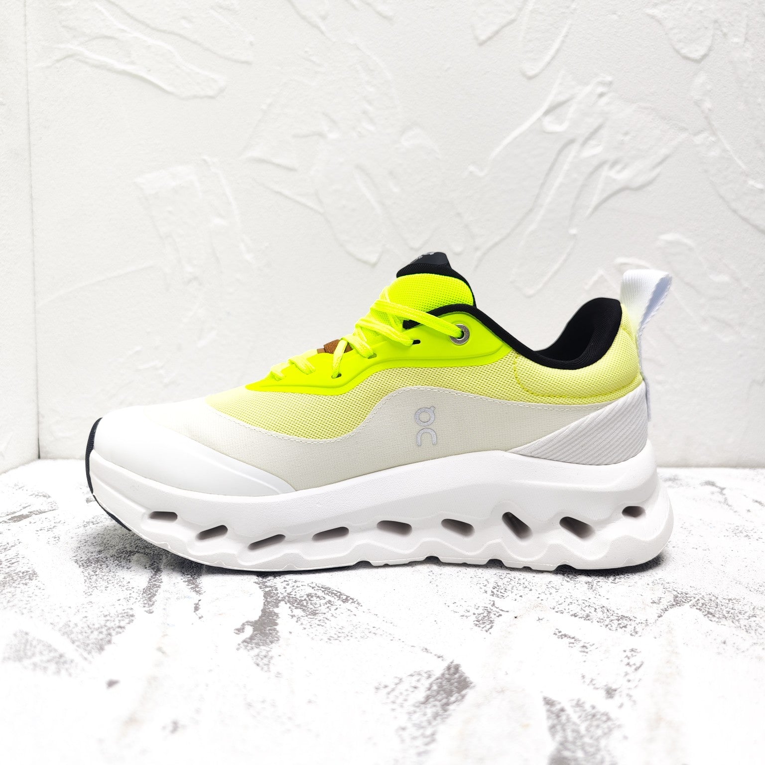 CLOUDTILT 2.0 SNEAKER NEON YELLOW MIX PALE GRAY CALFSKIN AND BREATHABLE MESH