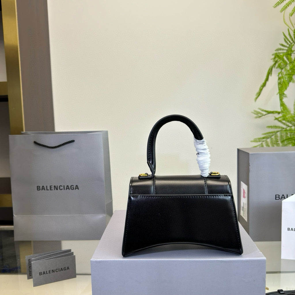 HOURGLASS HANDBAG 19 IN BLACK SHINY BOX CALFSKIN GOLD HARDWARE