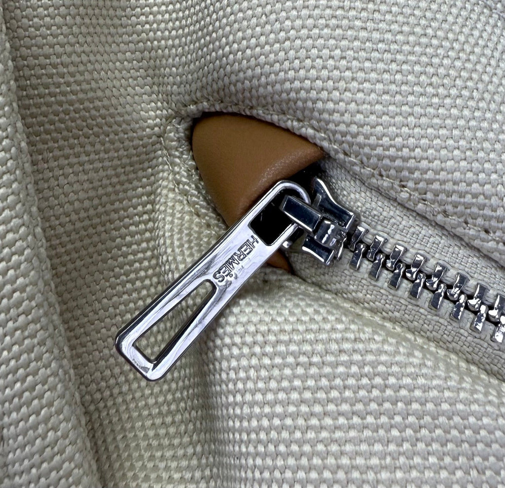 HERMES 25S HOODED DOWN JACKET 219