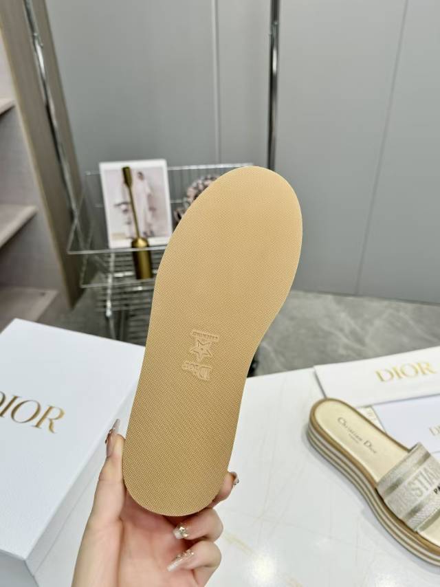 CD DWAY PLATFORM SLIDE IN SAGE GREEN AND WHITE COTTON STRIPED SOLE