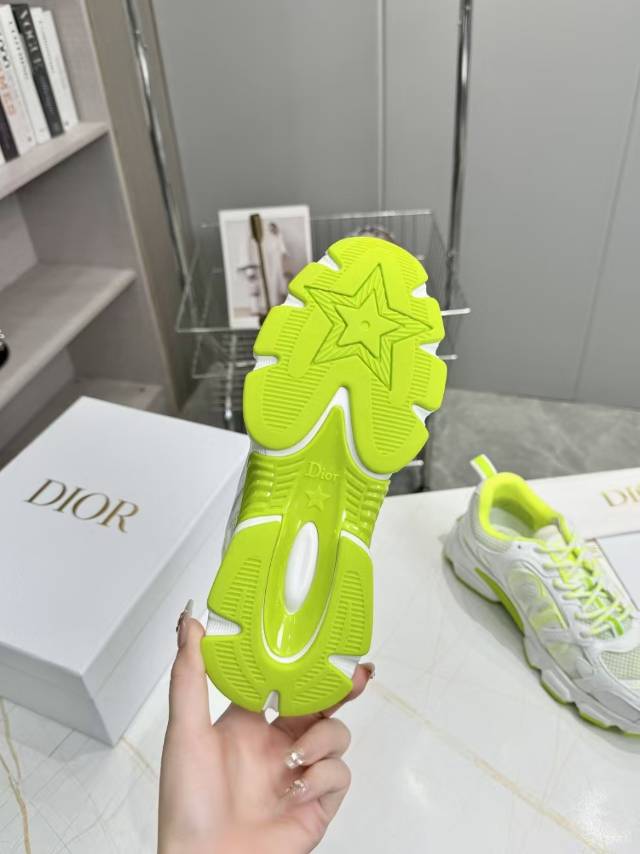 CD CHORONO SNEAKER IN WHITE AND LIGHT GREEN MESH